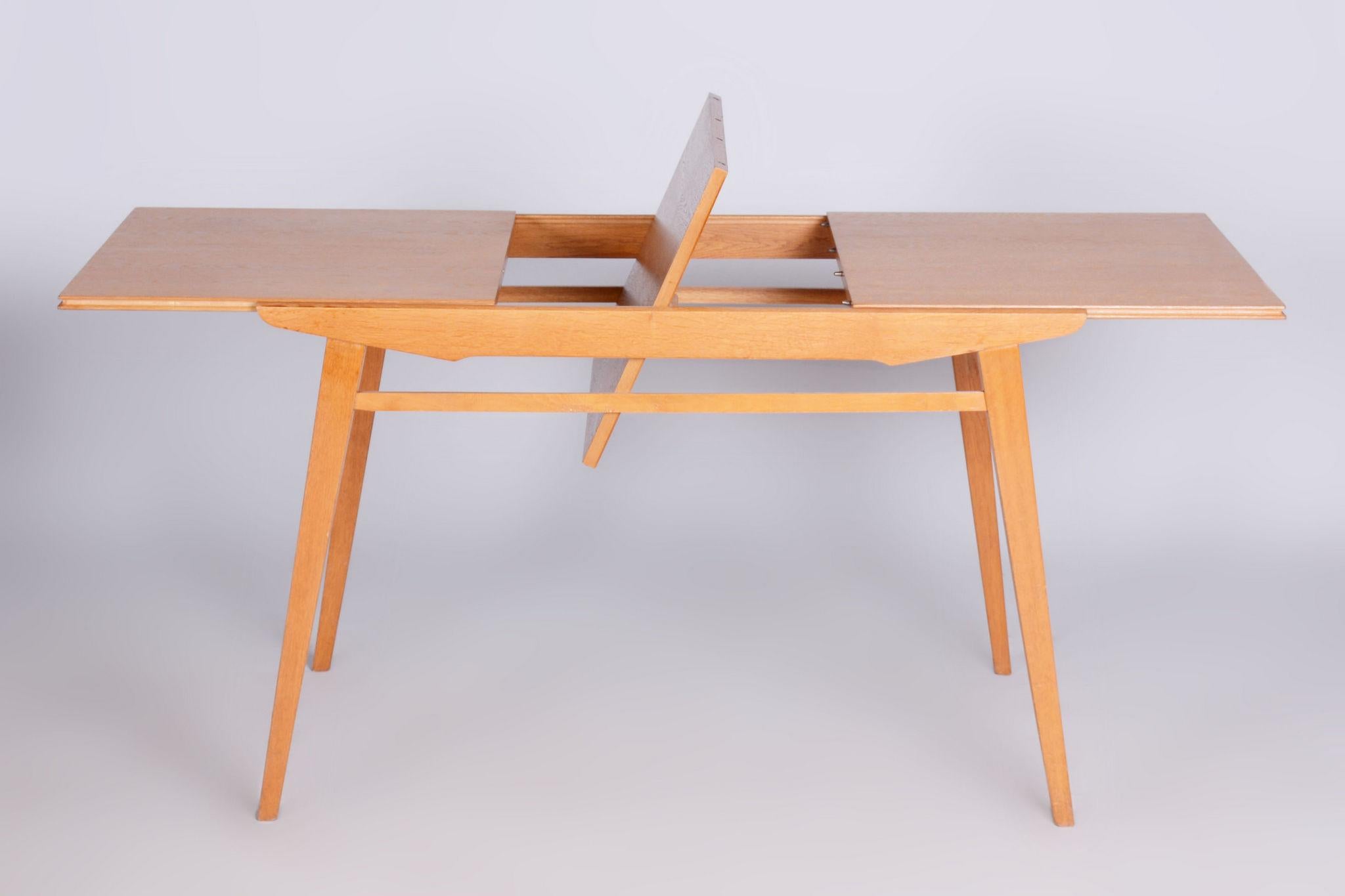 Restored Midcentury Oak Extendable Dining Table, Revived Polish, Czechia, 1950s For Sale 5