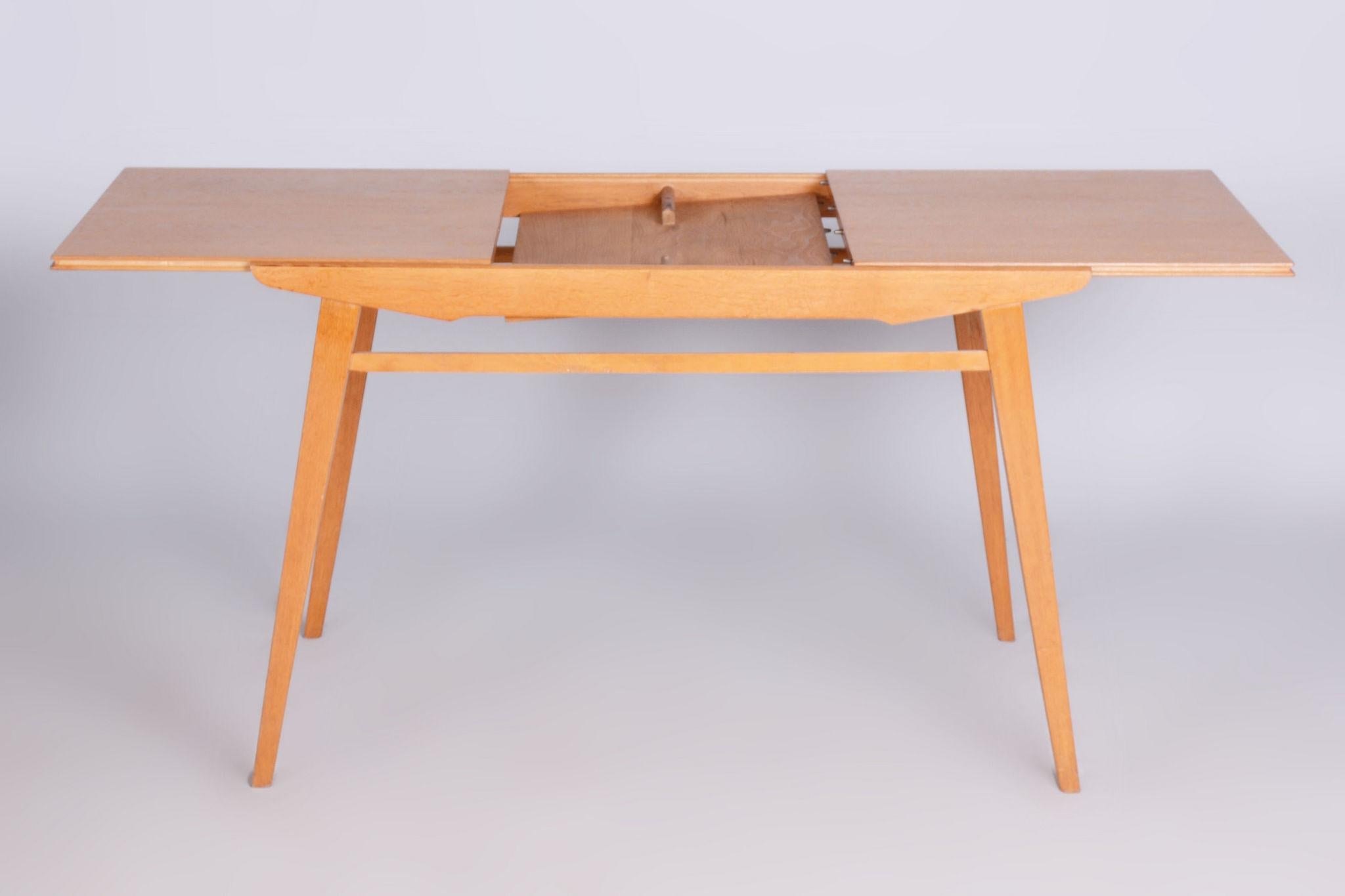 Restored Midcentury Oak Extendable Dining Table, Revived Polish, Czechia, 1950s For Sale 6