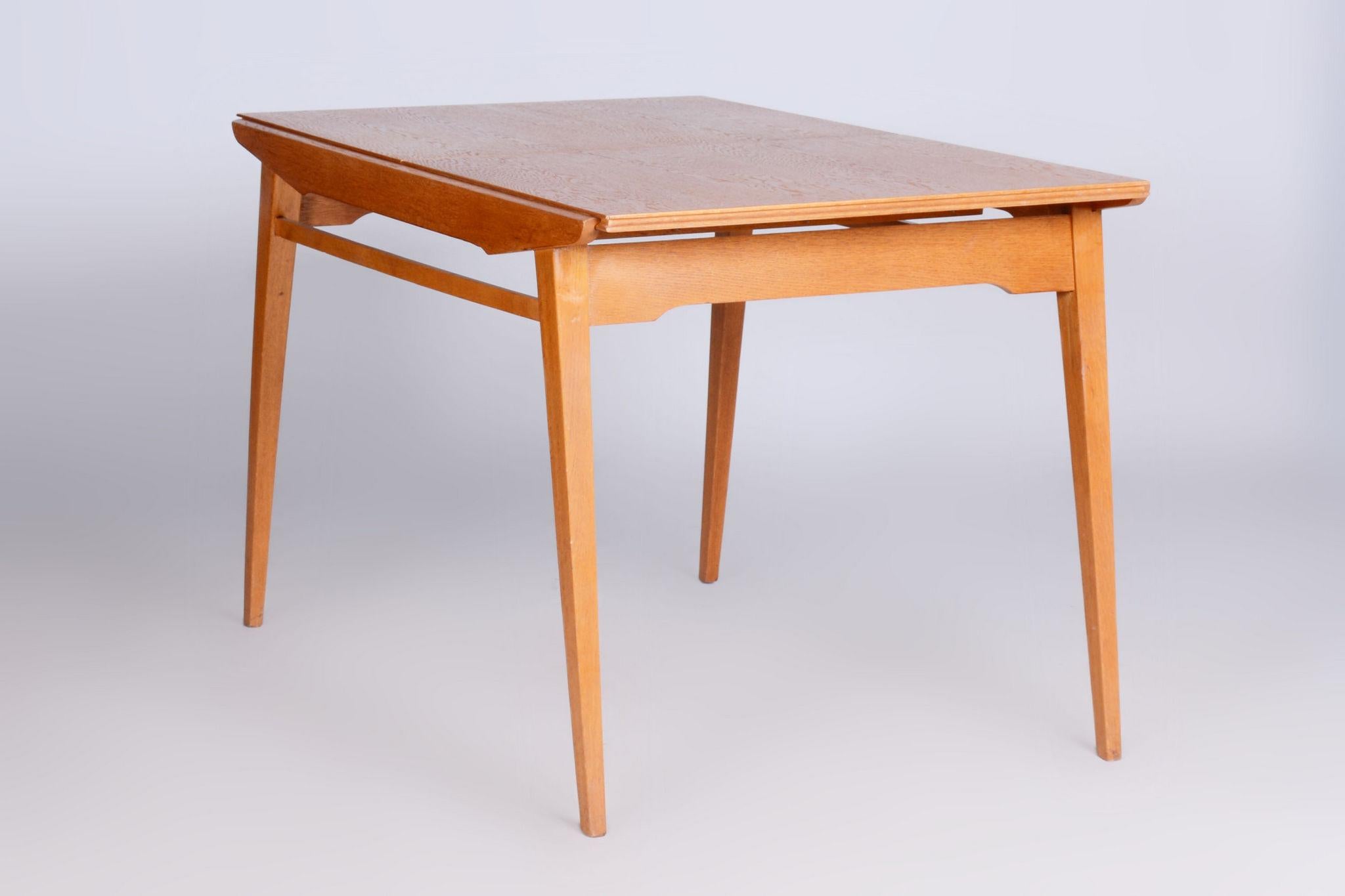 Mid-Century Modern Restored Midcentury Oak Extendable Dining Table, Revived Polish, Czechia, 1950s For Sale