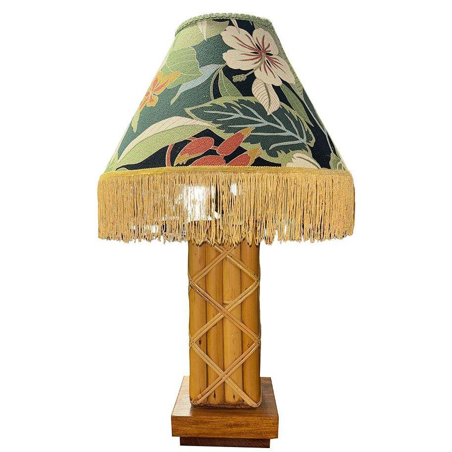 Restored Modernist Lattice Wrapped Rattan Table Lamp w/ Lamp Shade In Excellent Condition For Sale In Van Nuys, CA