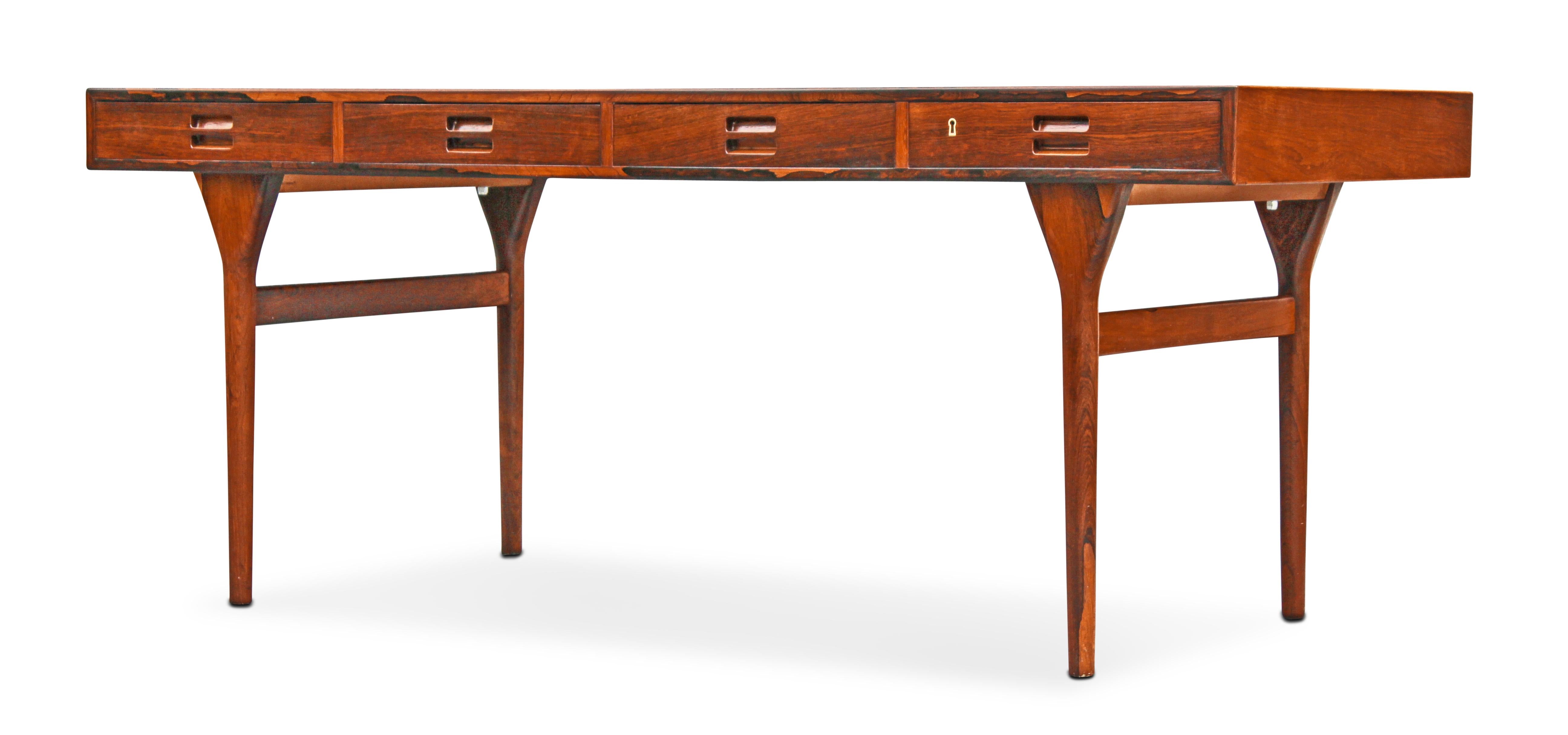 Restored Nanna Ditzel for Søren Willadsen Rosewood 4-Drawer Desk Made in Denmark For Sale 1