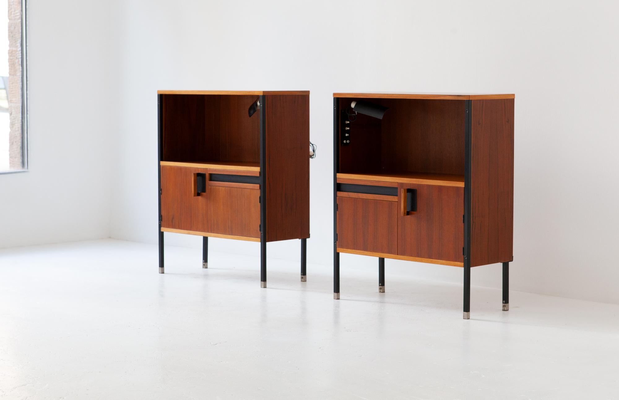Very rare set of two Mid-Century Modern bedside tables from the '' Positano'' series designed by Ico Parisi for MIM Roma in 1958 
Veneered teak case and black painted iron .The two metal sconces model 222 were designed by Gino Sarfatti for Arteluce