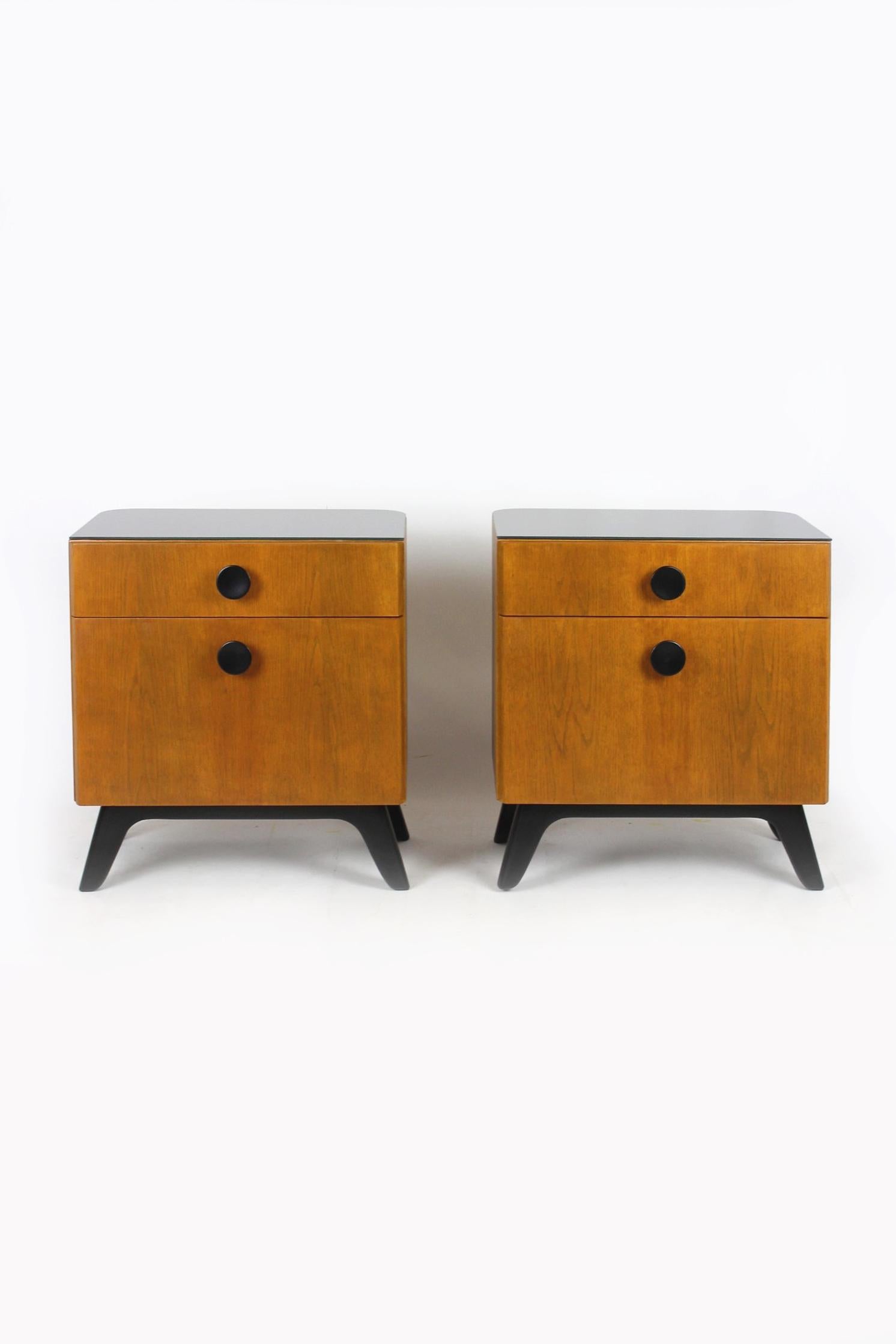 Restored Nightstands with Glass Tops by J. Halabala for UP Zavody, Set of 2 For Sale 2