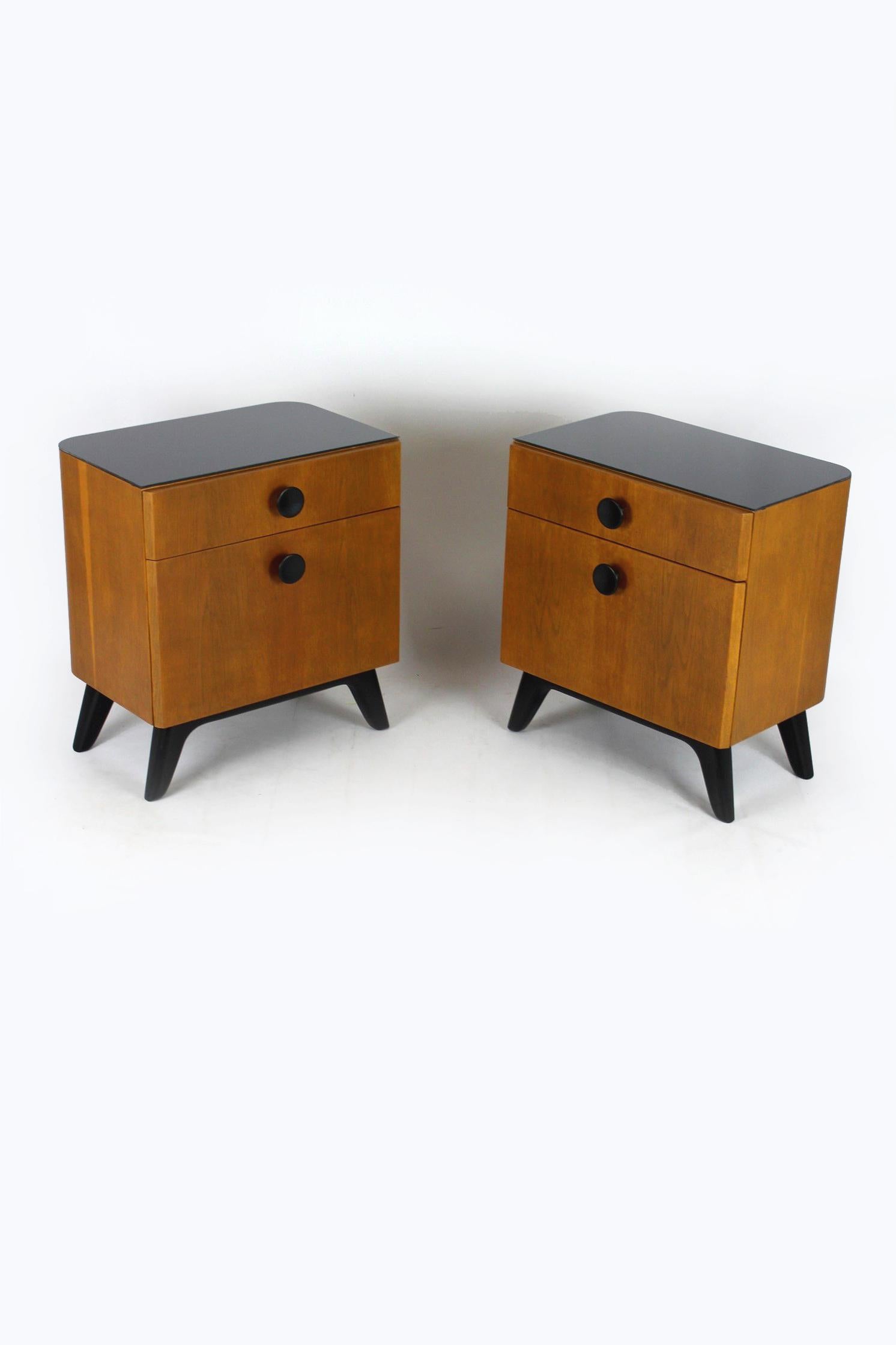 Restored Nightstands with Glass Tops by J. Halabala for UP Zavody, Set of 2 For Sale 4