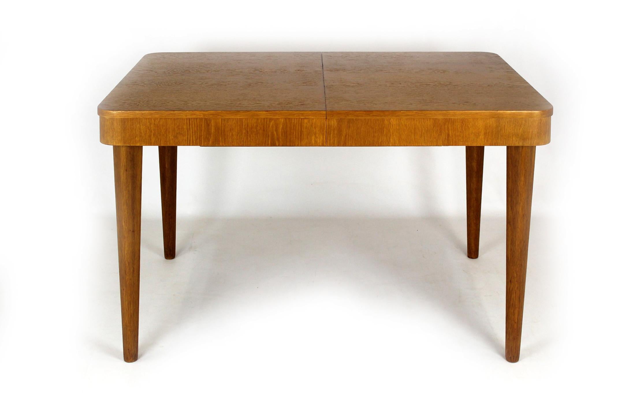 Restored Oak Extendable Dining Table by Jindřich Halabala, 1950s For Sale 4