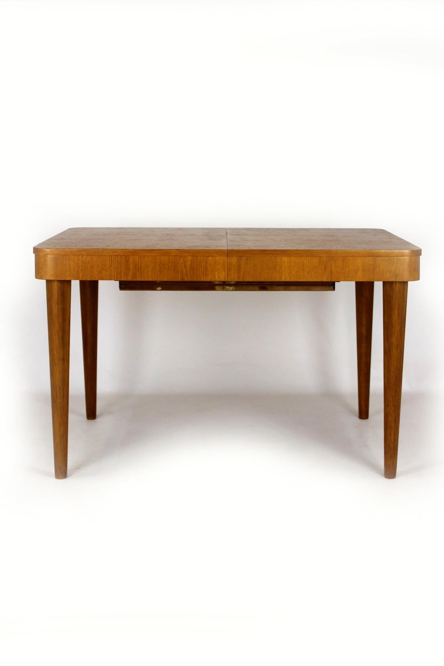 Restored Oak Extendable Dining Table by Jindřich Halabala, 1950s For Sale 6