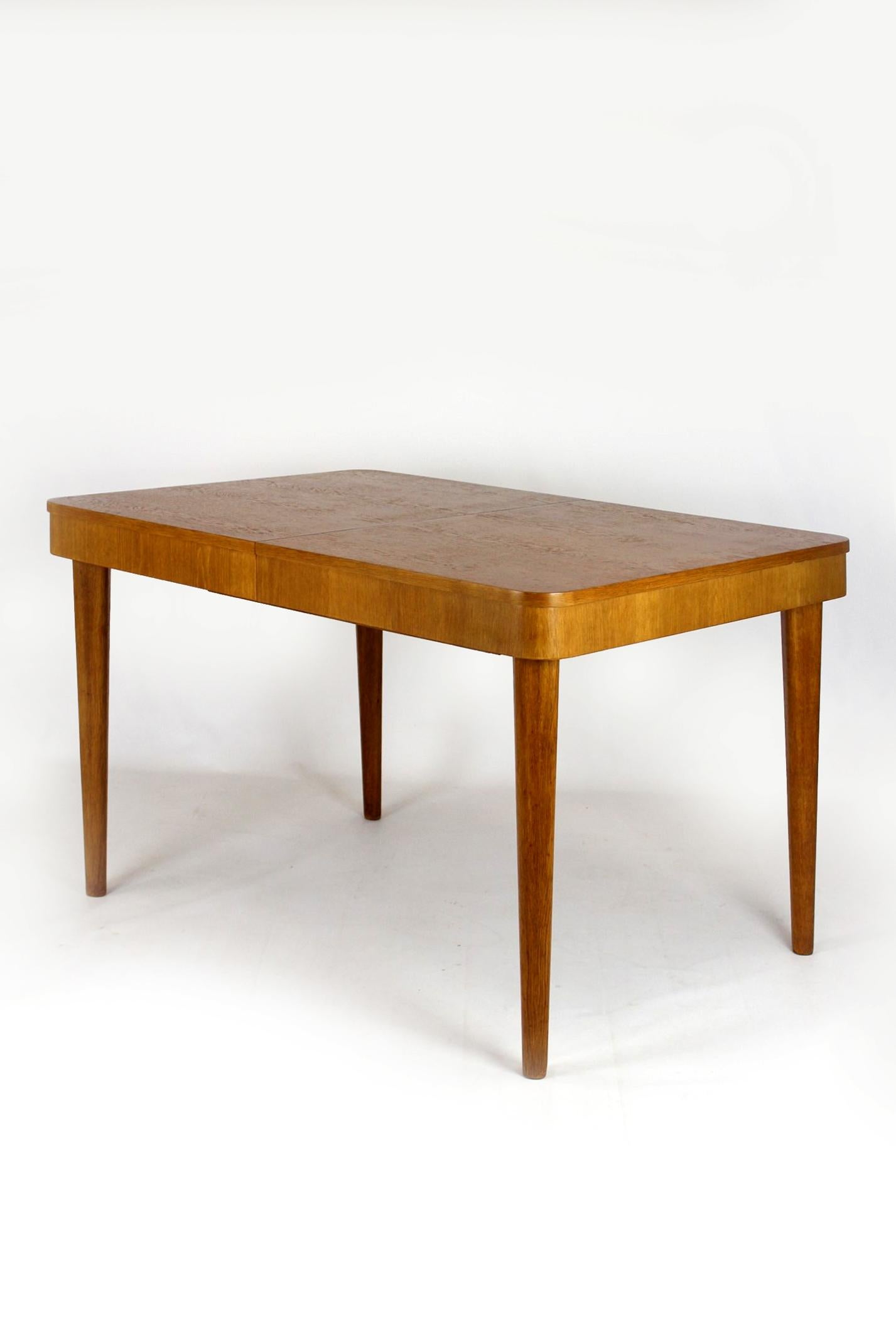 Restored Oak Extendable Dining Table by Jindřich Halabala, 1950s For Sale 11
