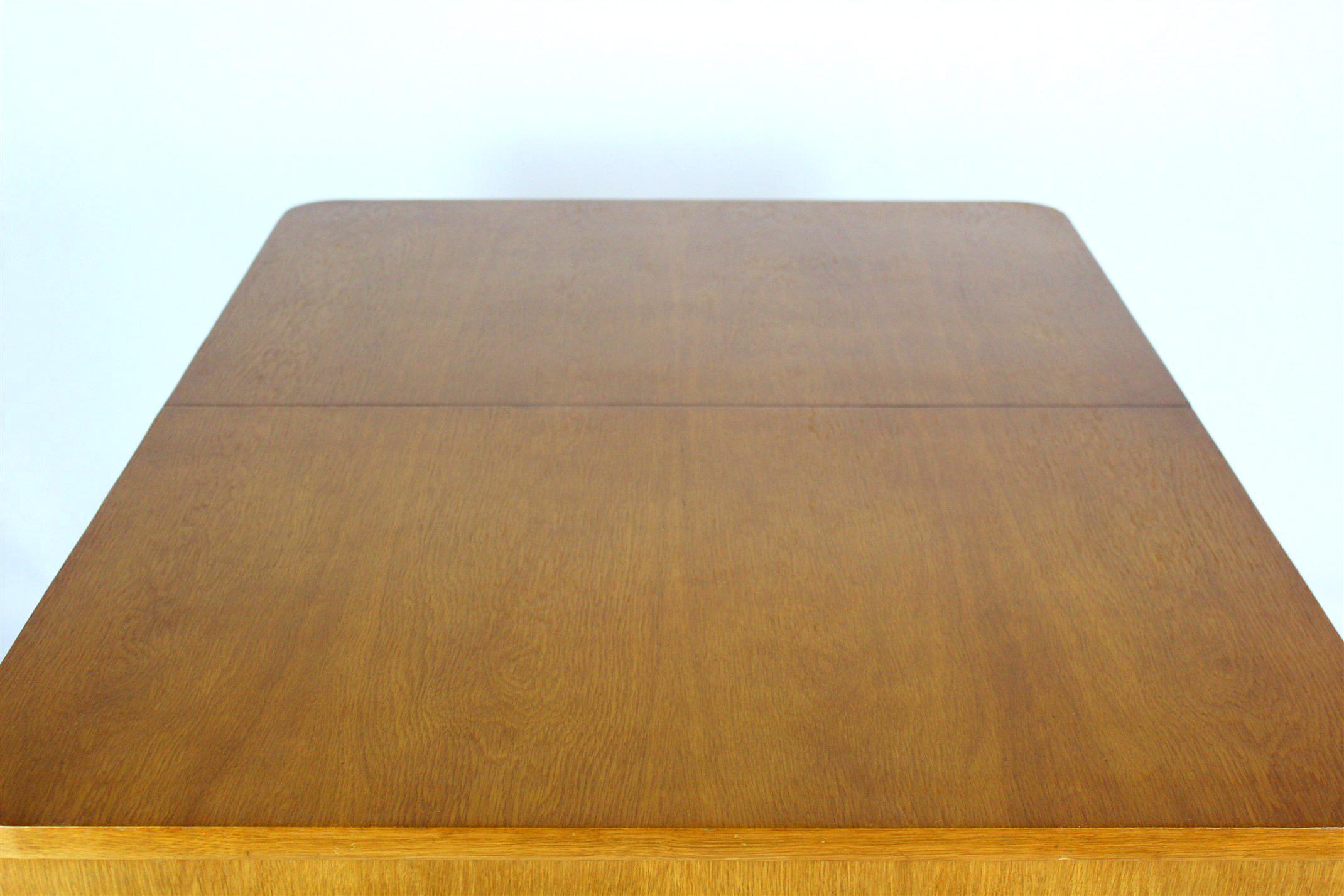 Restored Oak Extendable Dining Table by Jindřich Halabala, 1950s For Sale 13
