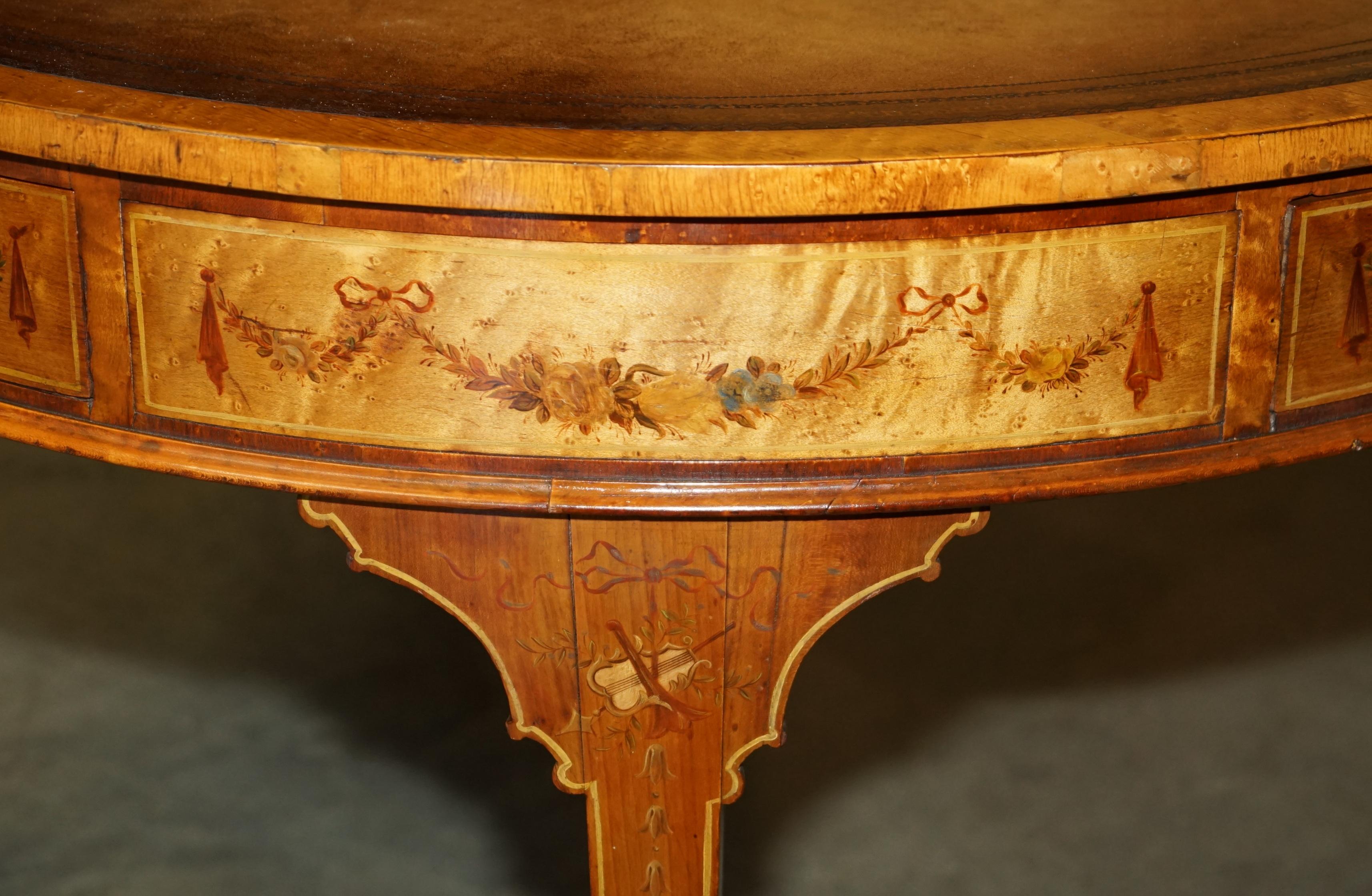 RESTORED ORIGINAL ANTIQUE SHERATON SATiNWOOD BROWN LEATHER LIBRARY CENTRE TABLE For Sale 4