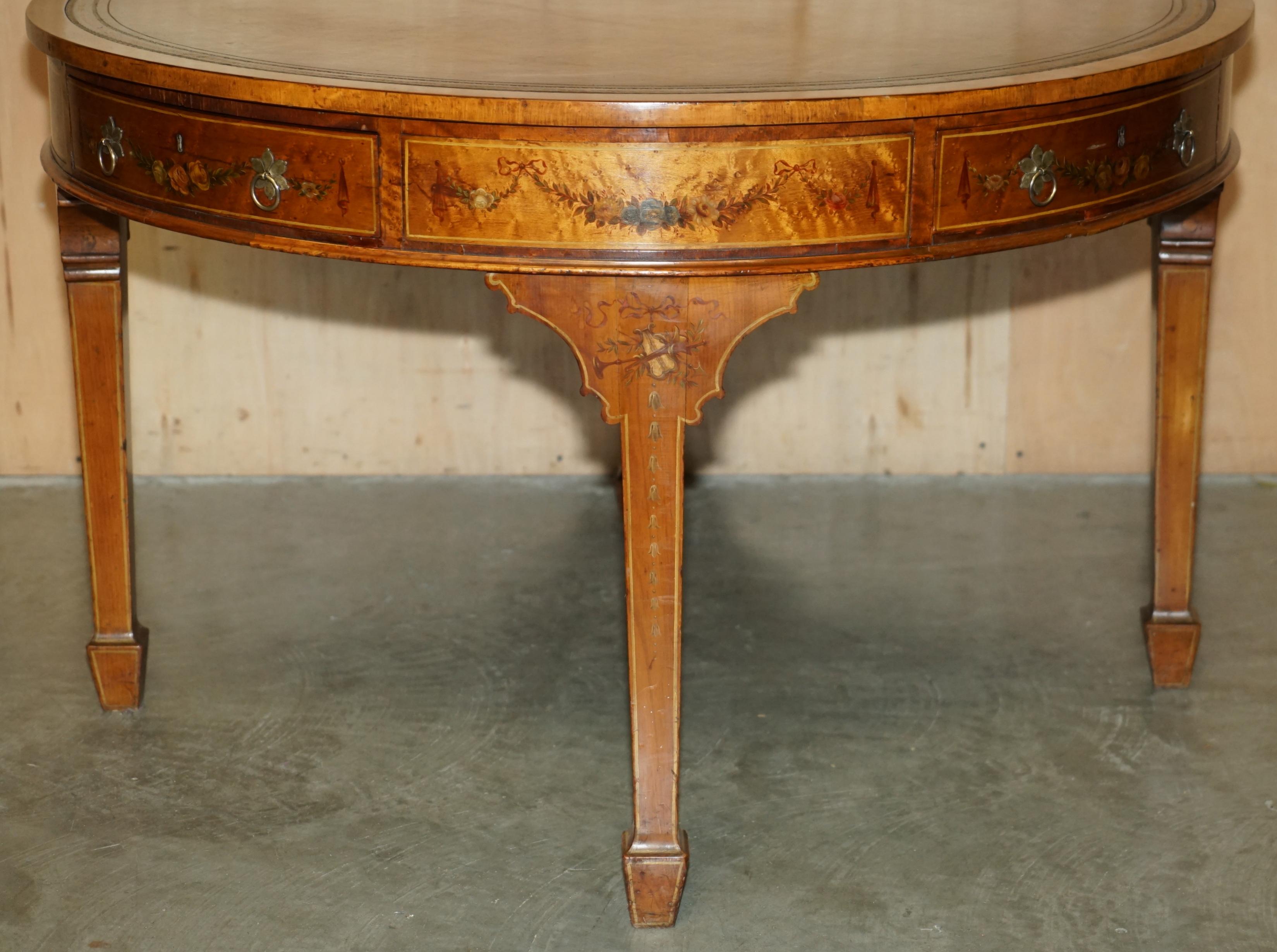 RESTORED ORIGINAL ANTIQUE SHERATON SATiNWOOD BROWN LEATHER LIBRARY CENTRE TABLE In Good Condition For Sale In West Sussex, Pulborough