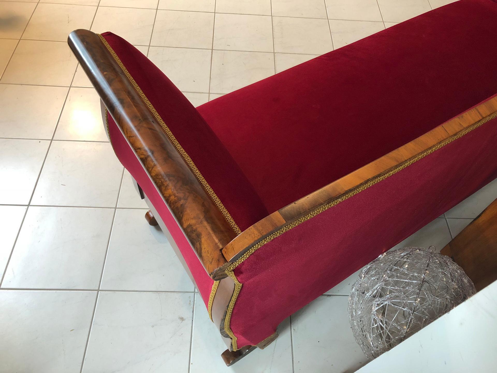Restored Original Biedermeier Sofa Made of Walnut, Red Velvet (Handgefertigt) im Angebot