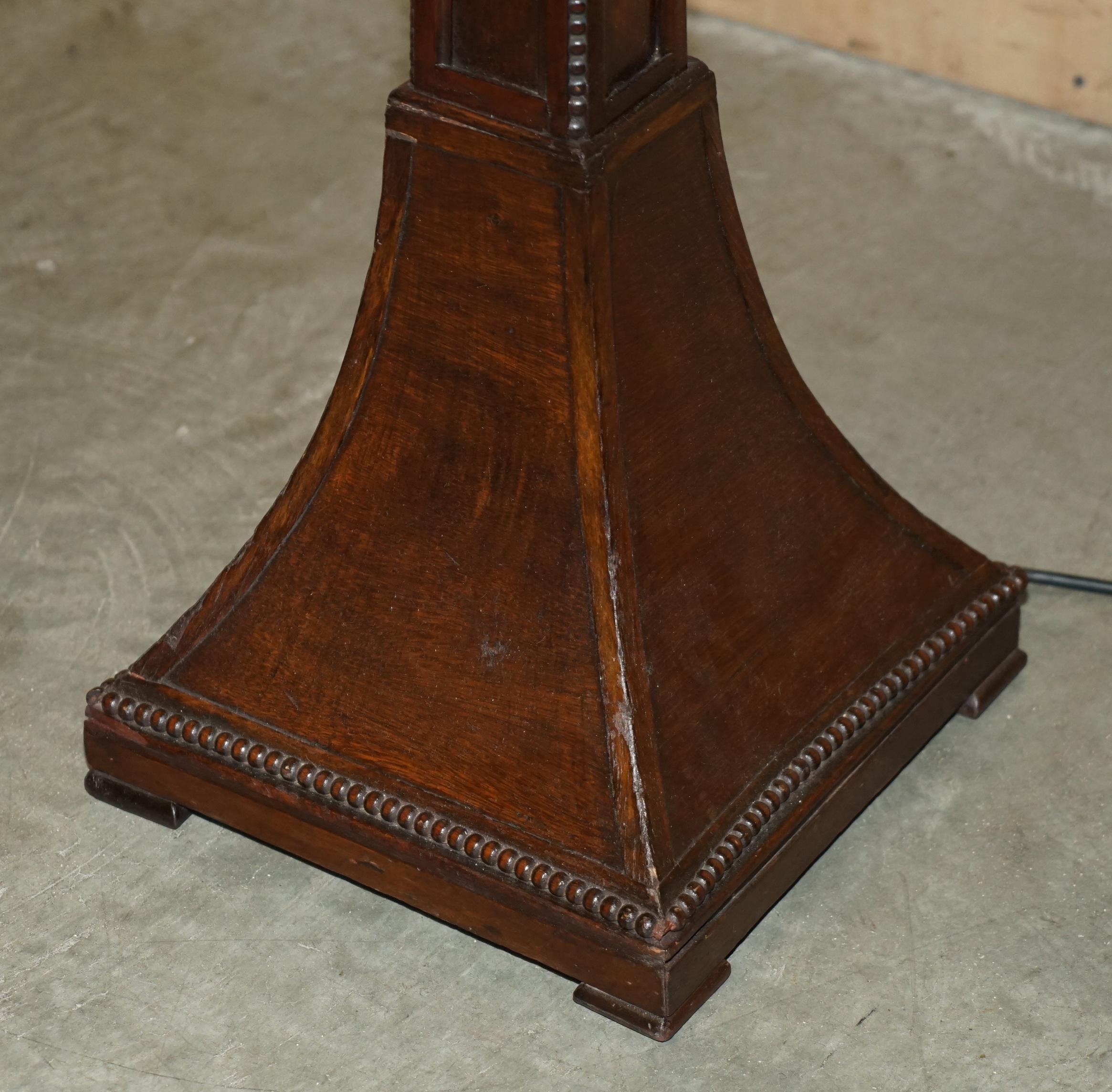 RESTORED ORNATELY CARVED ANTiQUE SCOTTISH BOBBIN OAK FLOOR STANDING LAMP For Sale 2