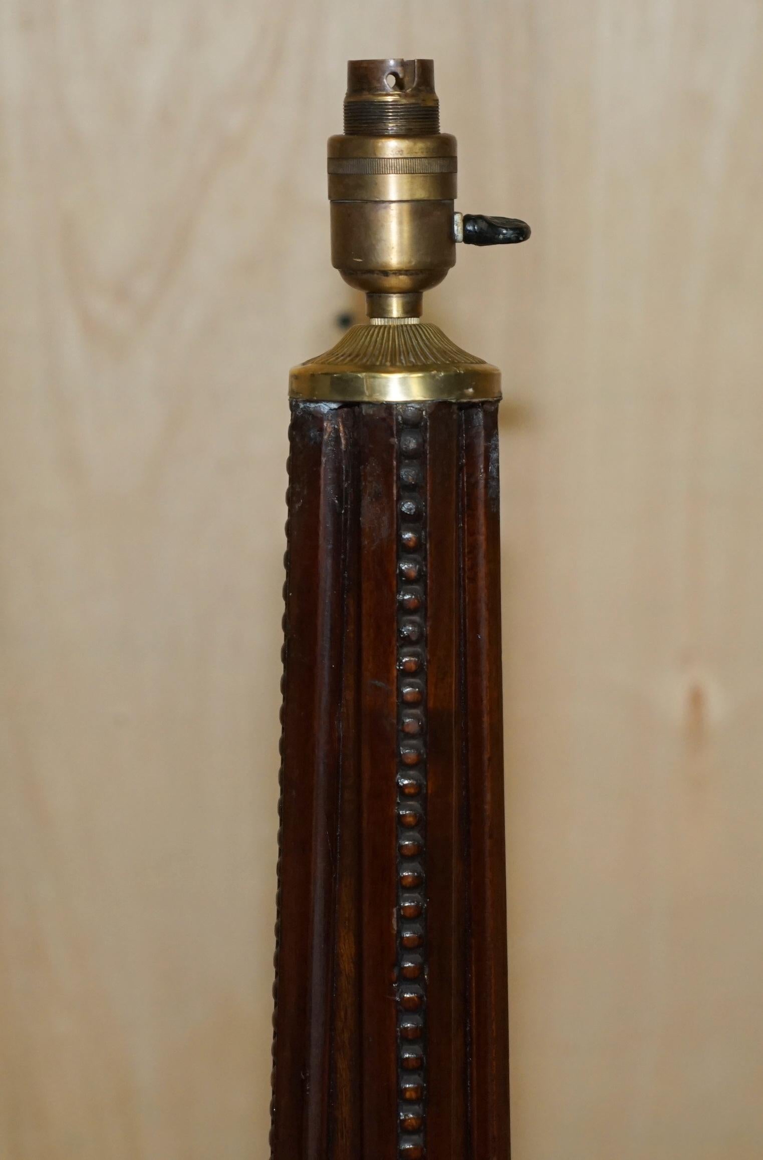 RESTORED ORNATELY CARved ANTiQUE SCOTTISH BOBBIN OAK FLOOR STANDING LAMP (Edwardian) im Angebot