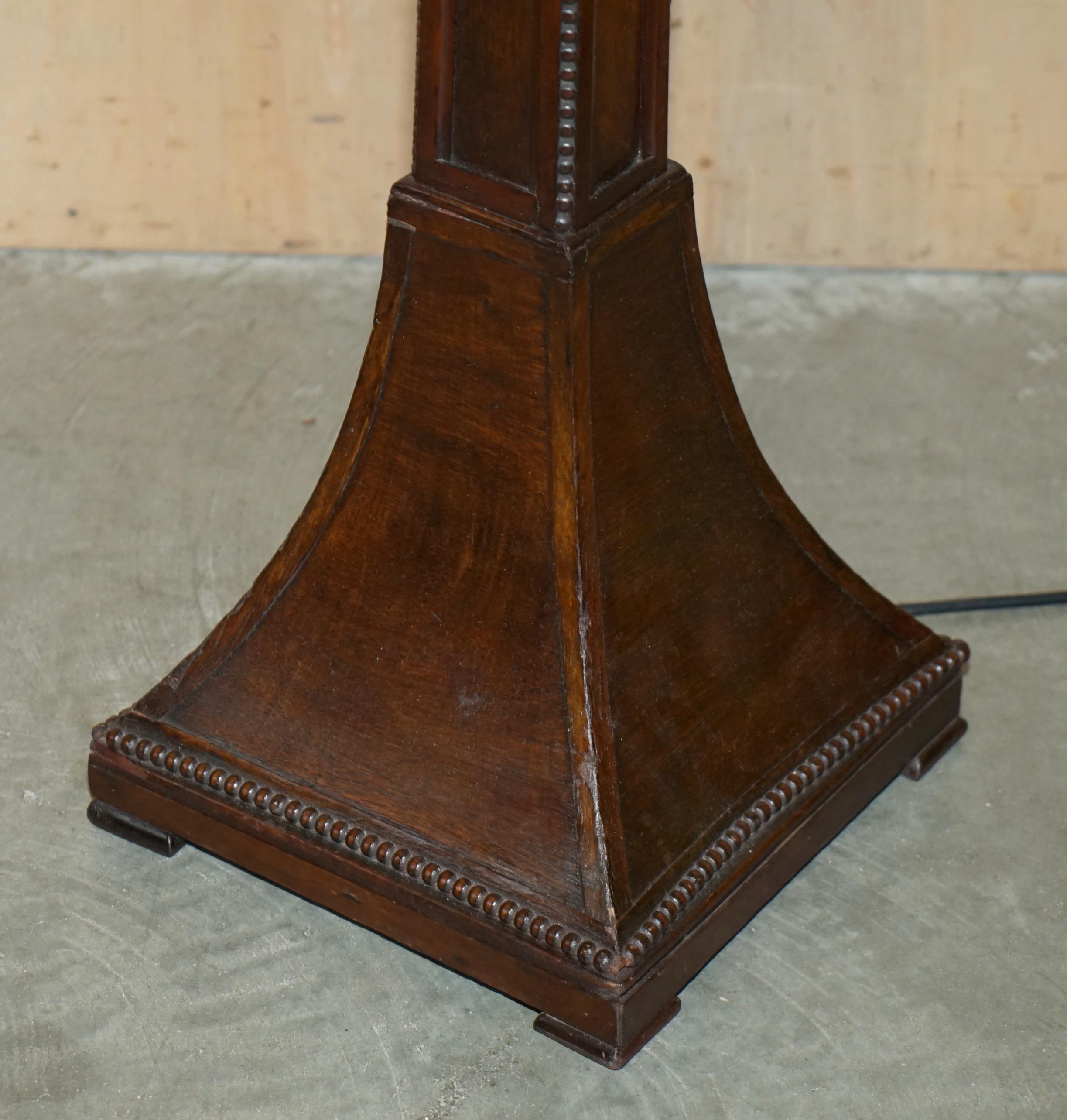 RESTORED ORNATELY CARved ANTiQUE SCOTTISH BOBBIN OAK FLOOR STANDING LAMP (Frühes 20. Jahrhundert) im Angebot