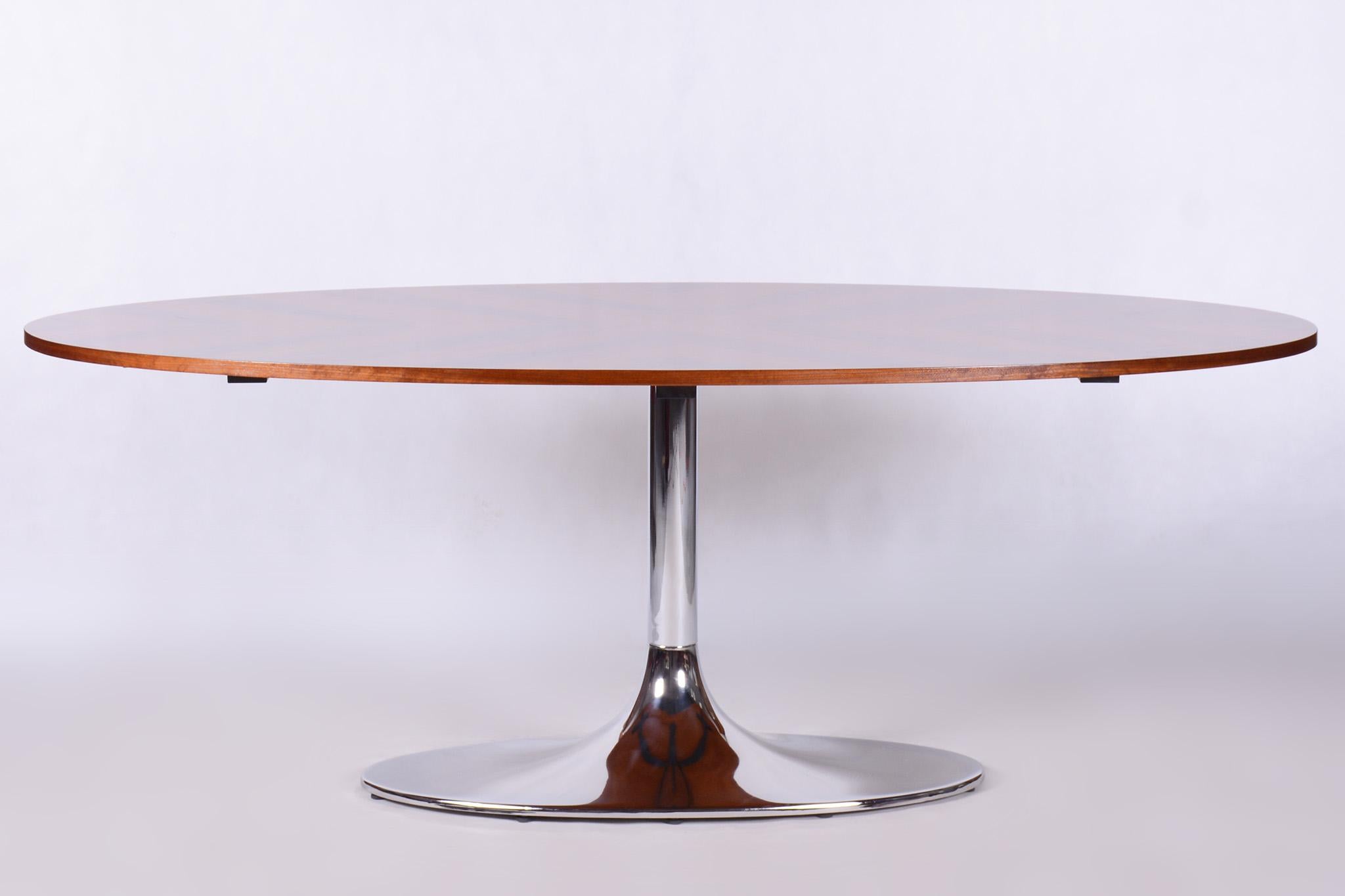Restored Oval Table, Functionalism, Kovona, Chrome, Walnut, Czechia, 1960s For Sale 3
