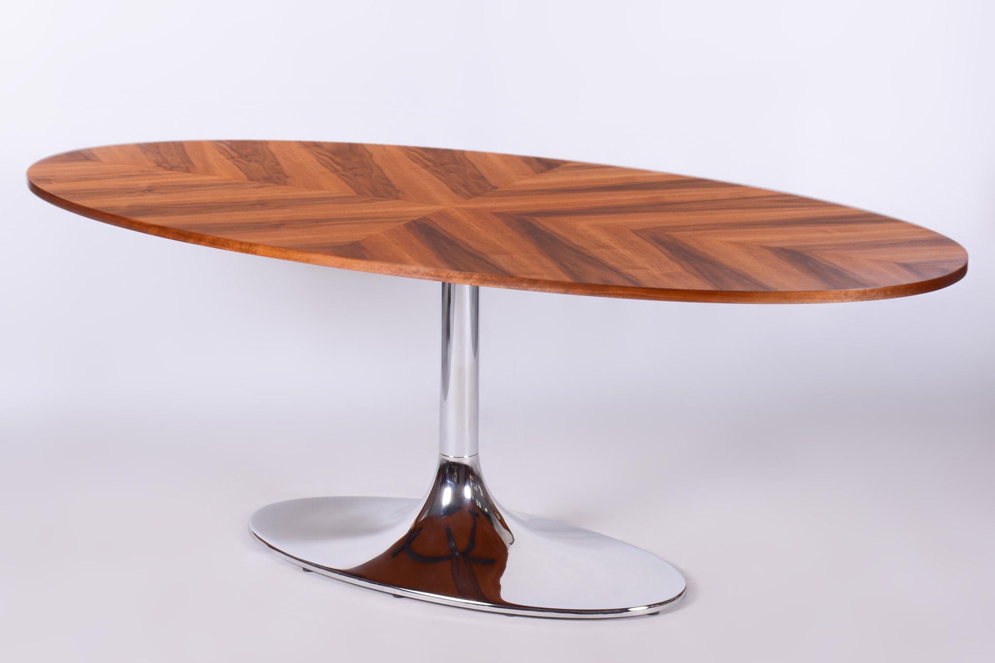 Restored Oval Table, Functionalism, Kovona, Chrome, Walnut, Czechia, 1960s For Sale 6