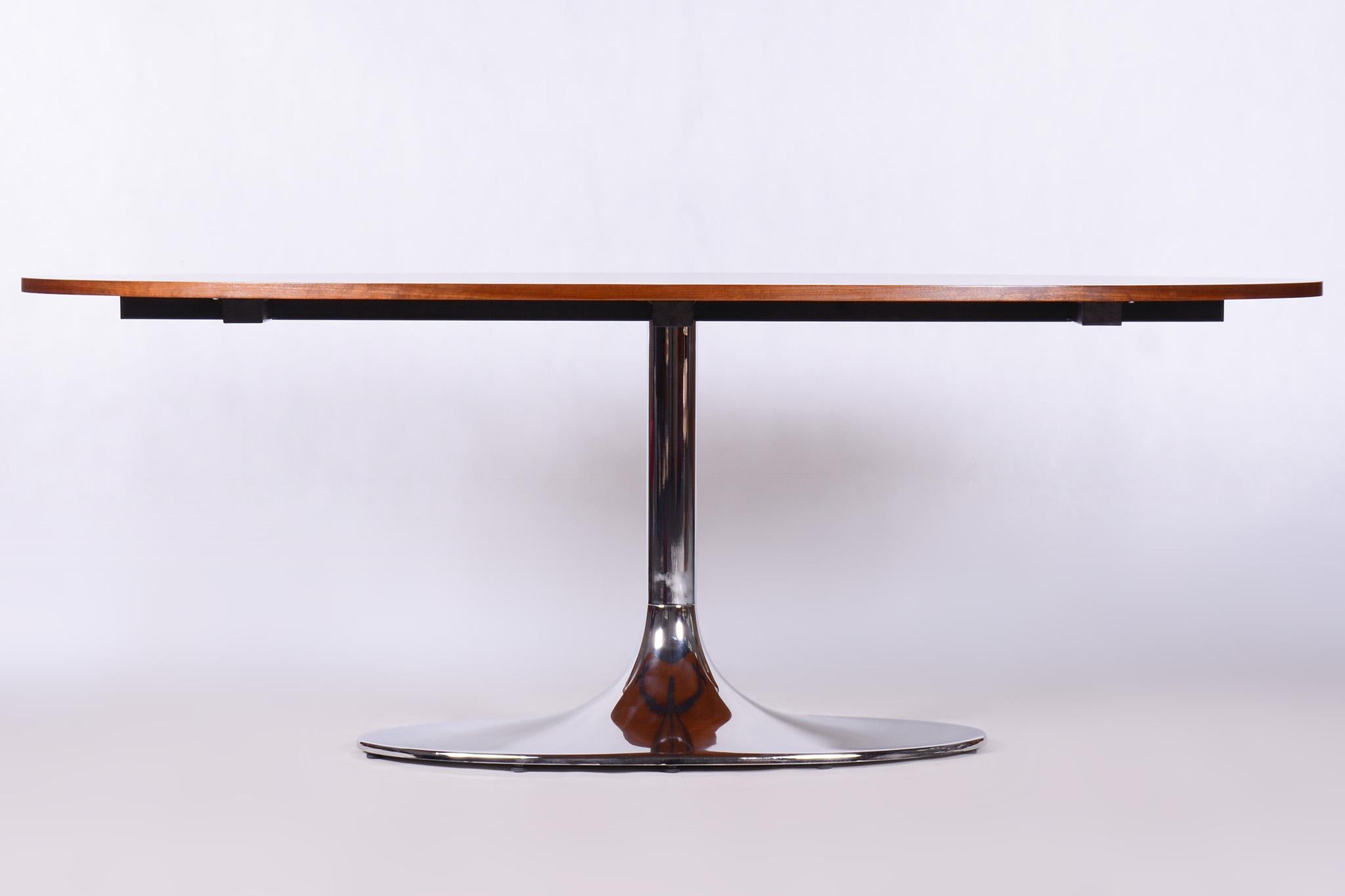 Restored Oval Table, Functionalism, Kovona, Chrome, Walnut, Czechia, 1960s For Sale 2