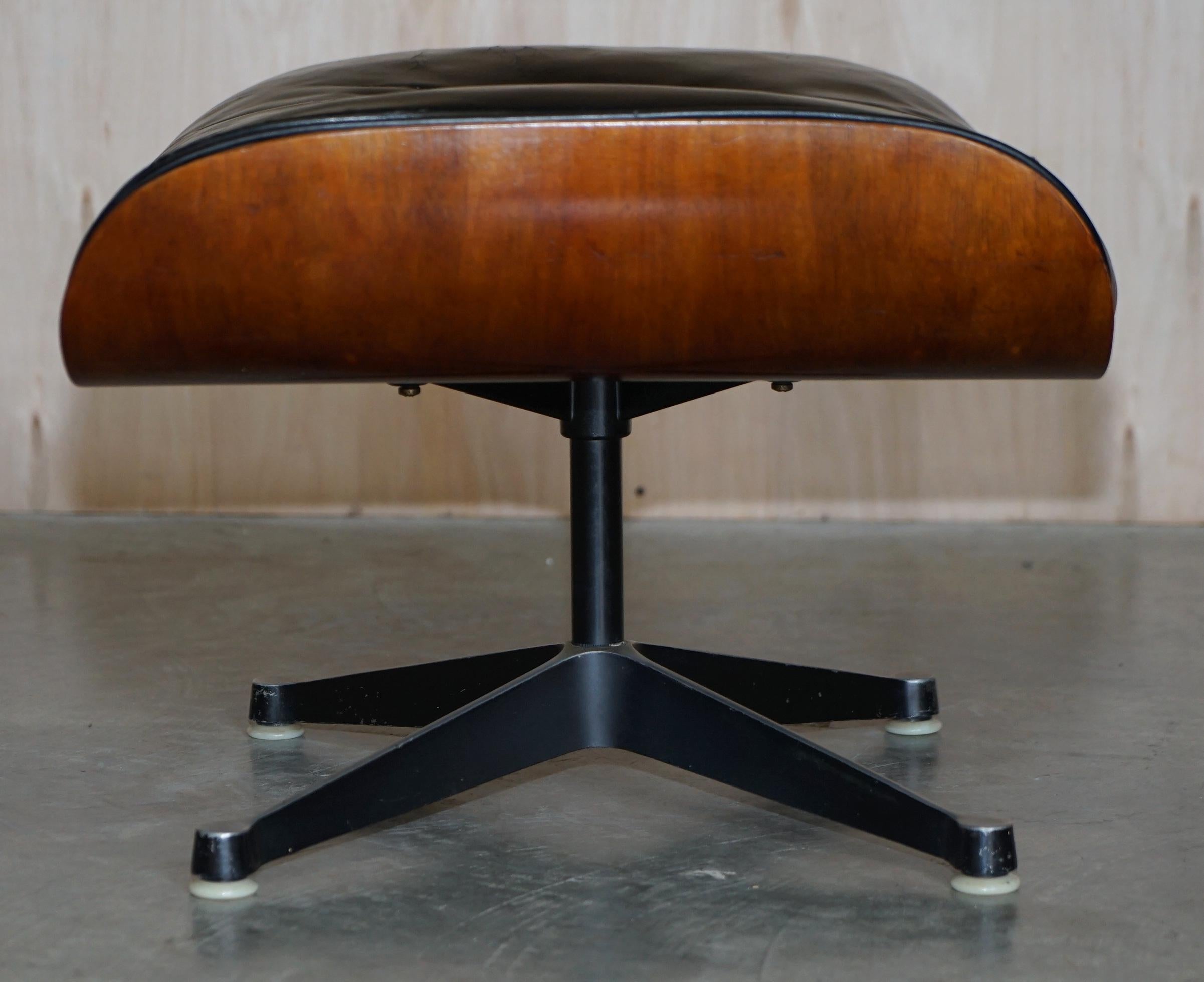 Restored Pair of 1960 Herman Miller No1 Hardwood Eames Lounge Armchairs Ottomans For Sale 11