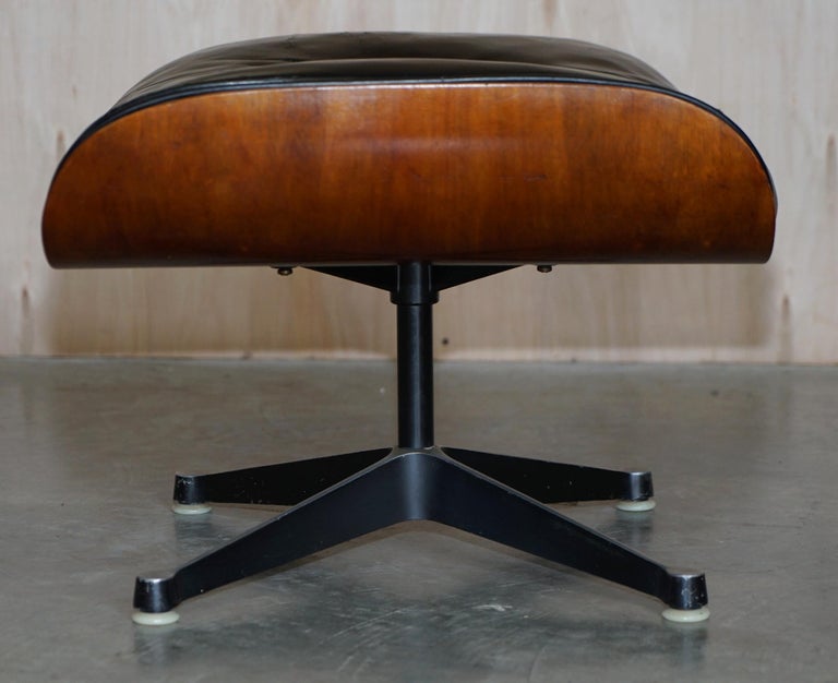 Restored Pair of 1960 Herman Miller No1 Hardwood Eames Lounge Armchairs Ottomans For Sale 12