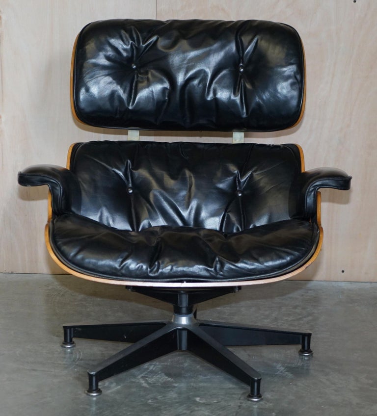 Hand-Crafted Restored Pair of 1960 Herman Miller No1 Hardwood Eames Lounge Armchairs Ottomans For Sale