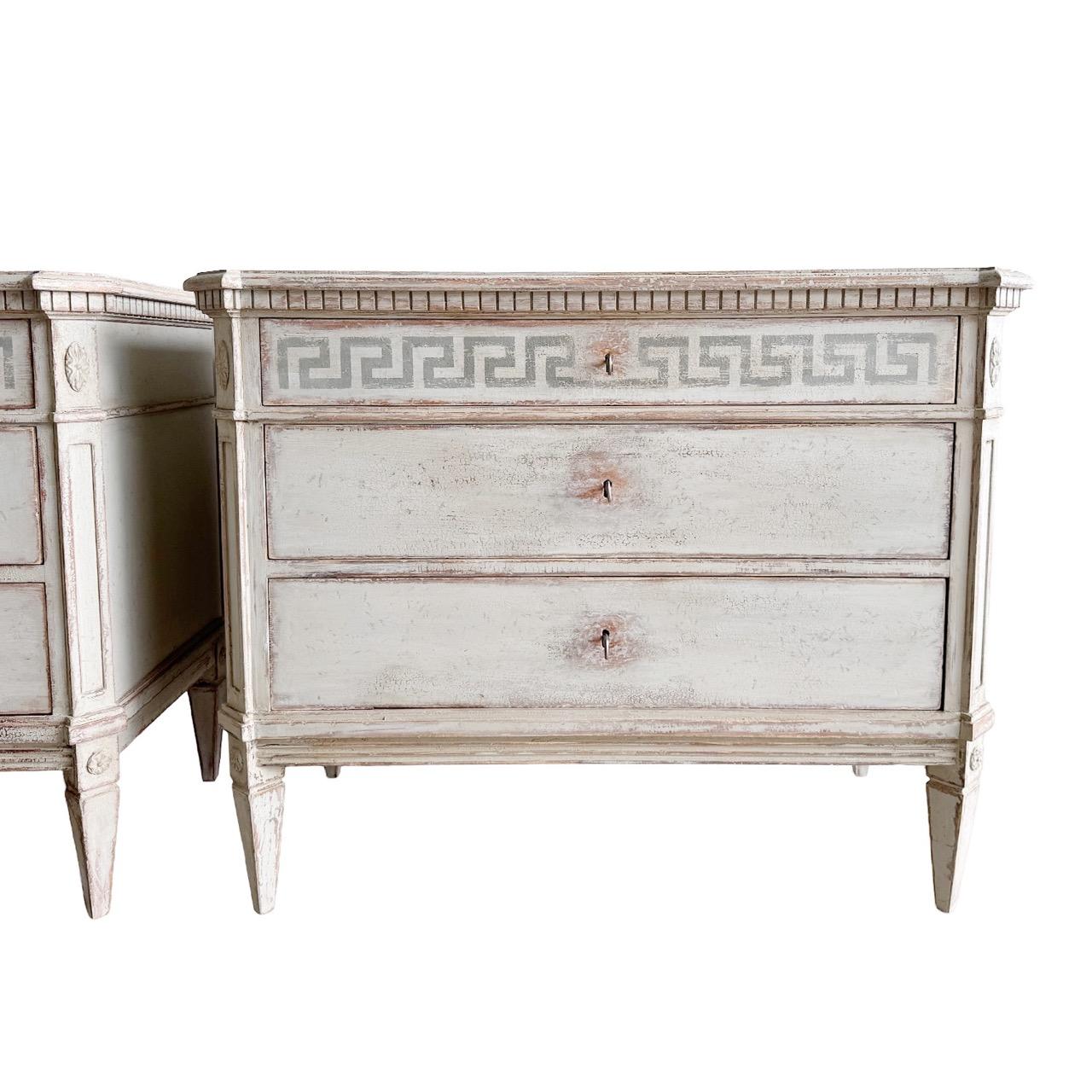 Restored Pair of 20th Century Swedish Gustavian Pinewood Commodes For Sale 2