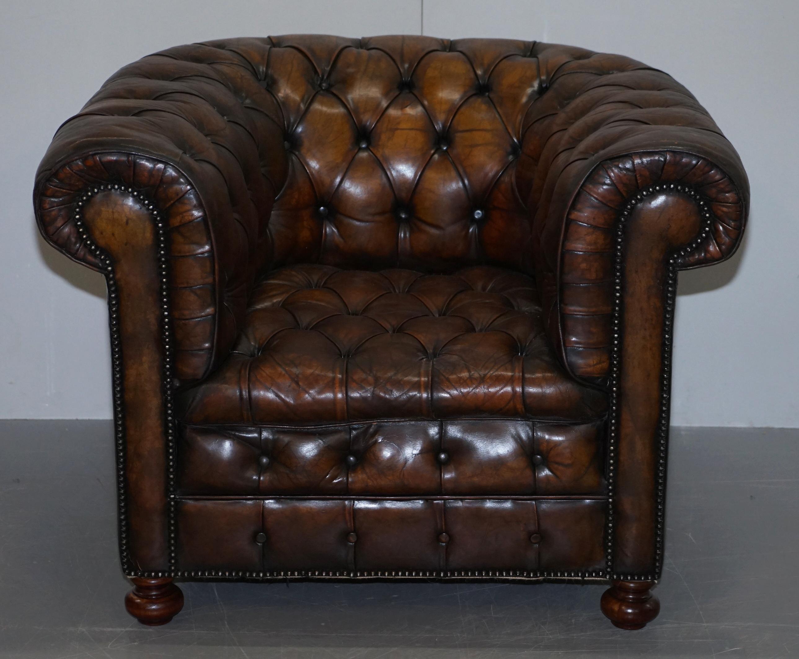 Victorian Restored Pair of circa 1900 Hand Dyed Cigar Brown Leather Chesterfield Armchairs