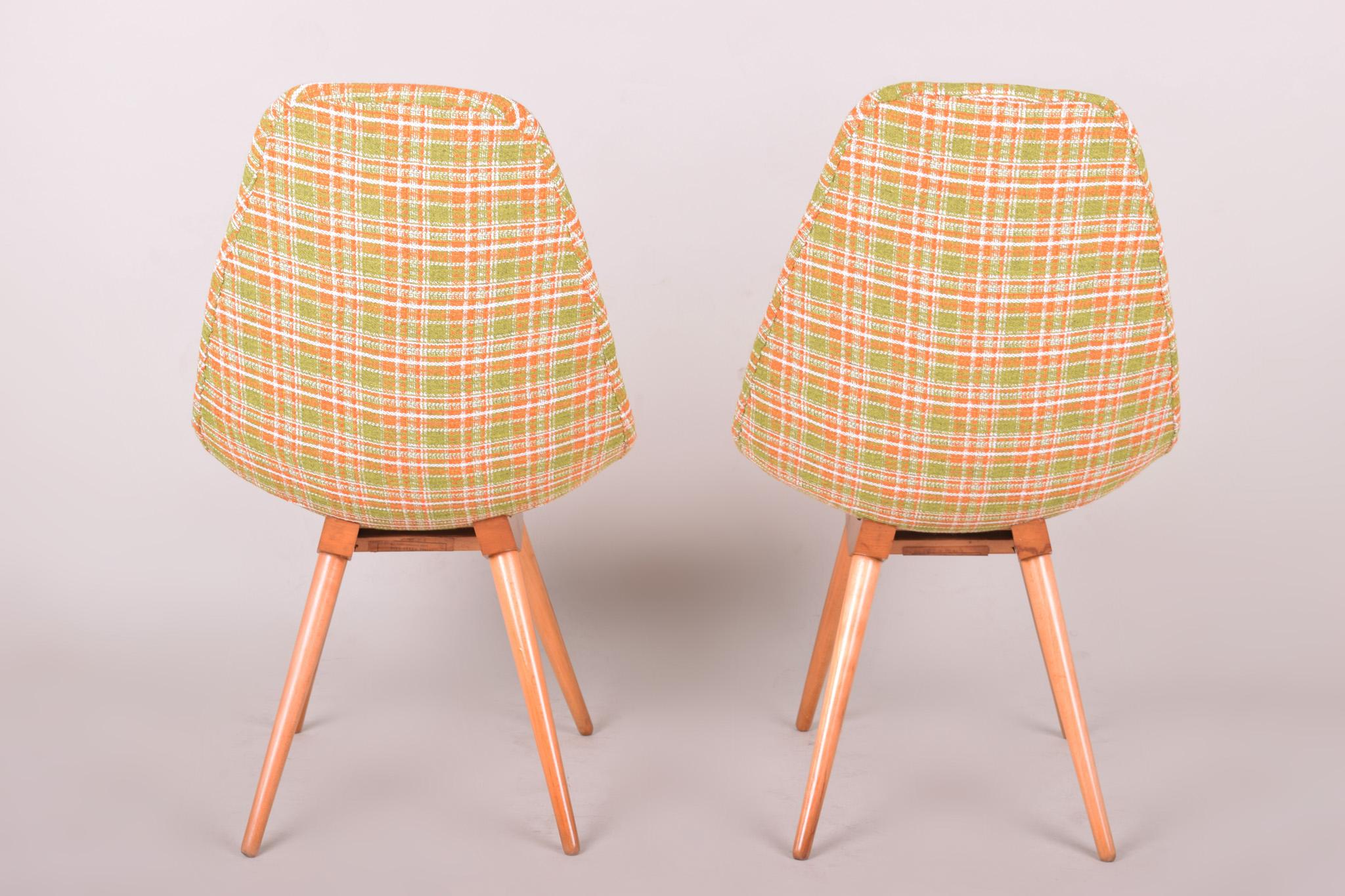 Restored Pair of Czech Midcentury Chairs, 1950-1960, Made Out of Beech & Fabric In Good Condition For Sale In Horomerice, CZ