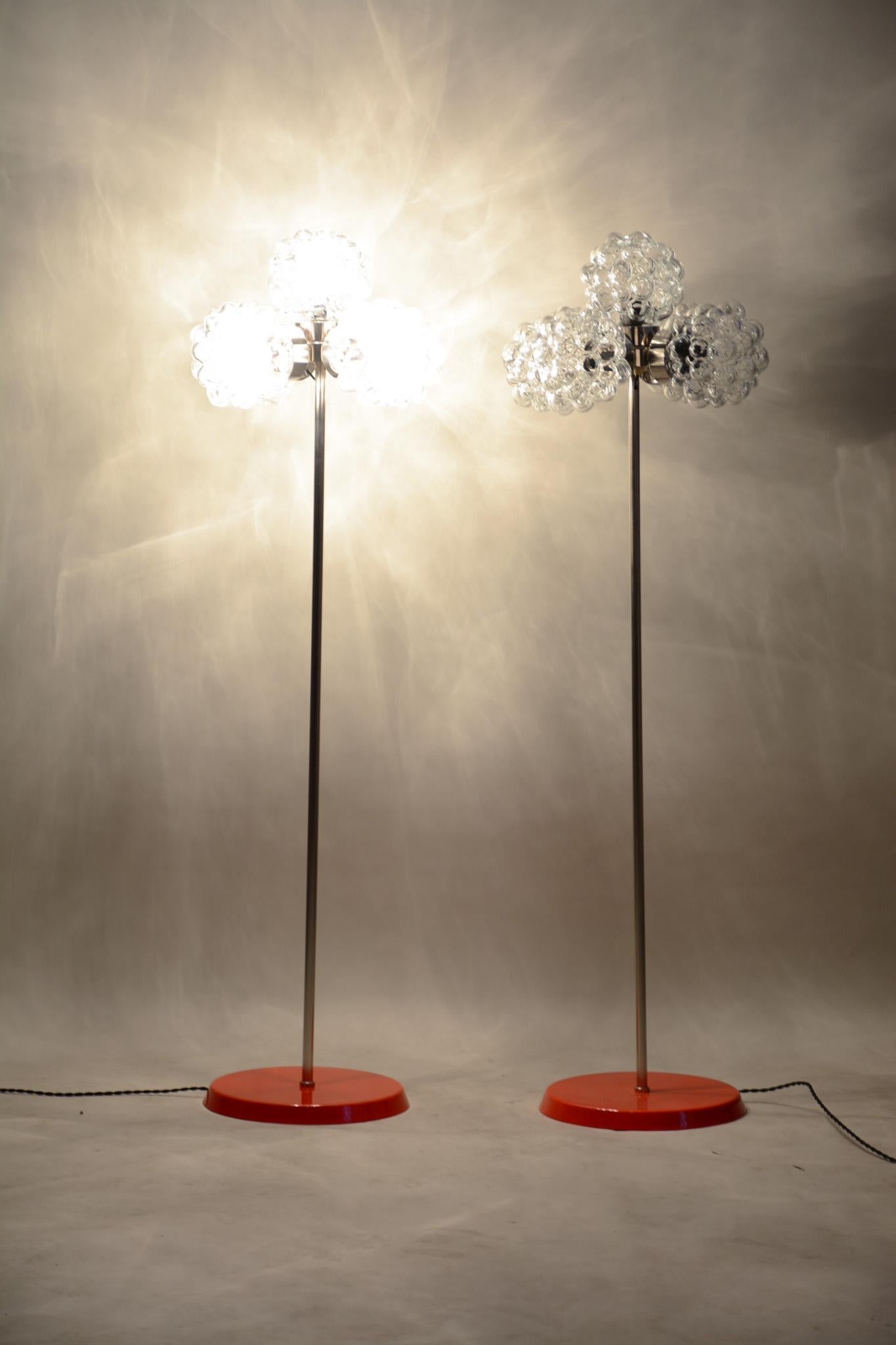 Paire de lampadaires chromés rouges du milieu du siècle dernier:: restaurés:: années 1960:: Kamenický Šenov en vente 1
