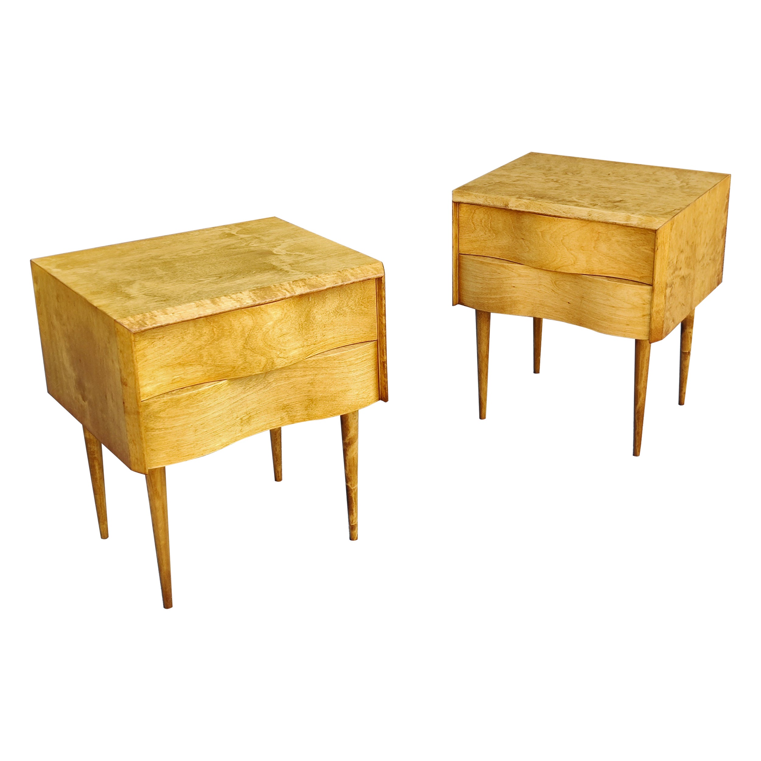 Paire de tables de nuit restaurées en bouleau doré à façade ondulée Edmund Spence, Suède, années 1950