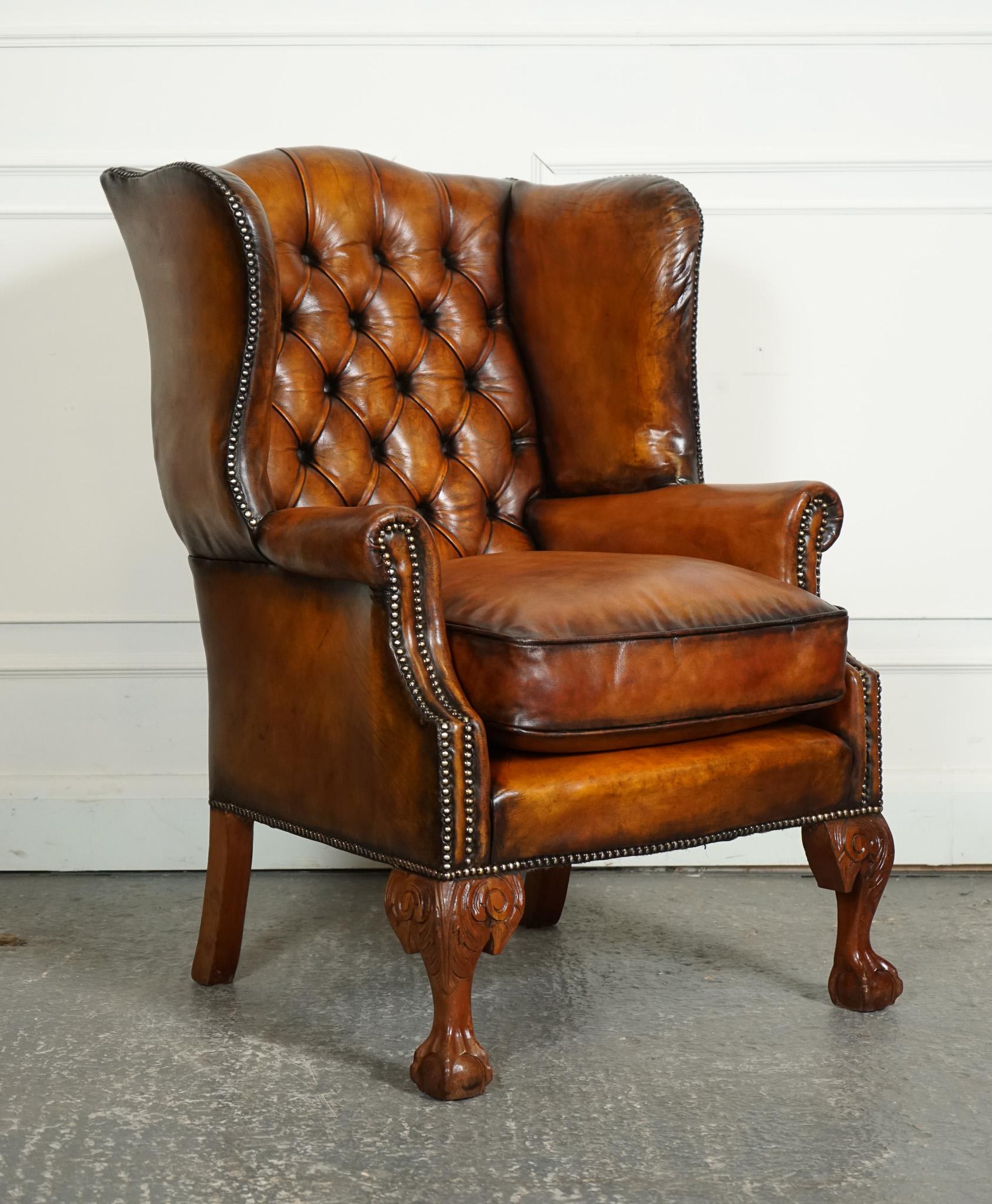 RESTORED PAIR OF HAND DYED BROWN LEATHER CHESTERFiELD WINGBACK ARMCHAiRS For Sale 1