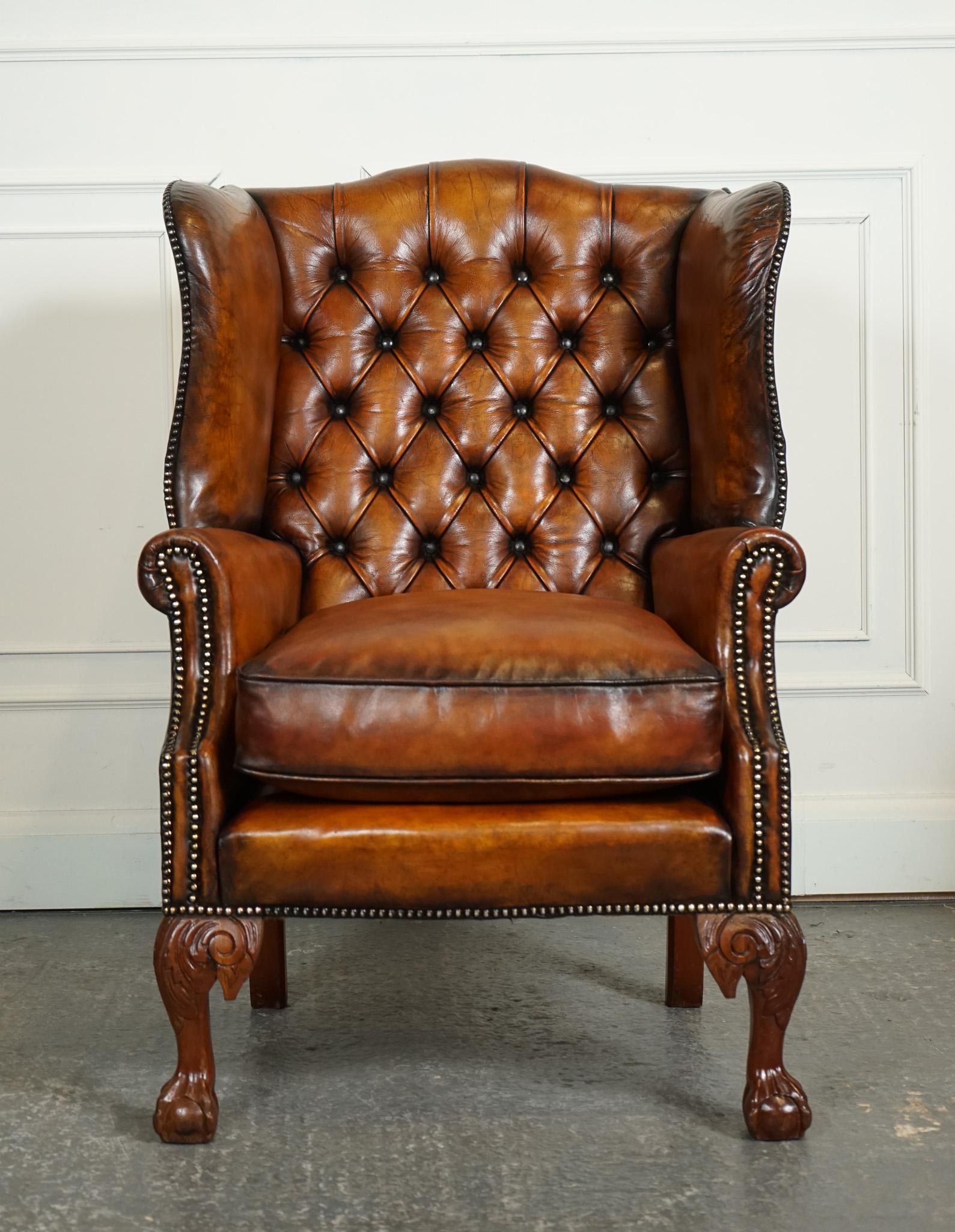 RESTORED PAIR OF HAND DYED BROWN LEATHER CHESTERFiELD WINGBACK ARMCHAiRS For Sale 2