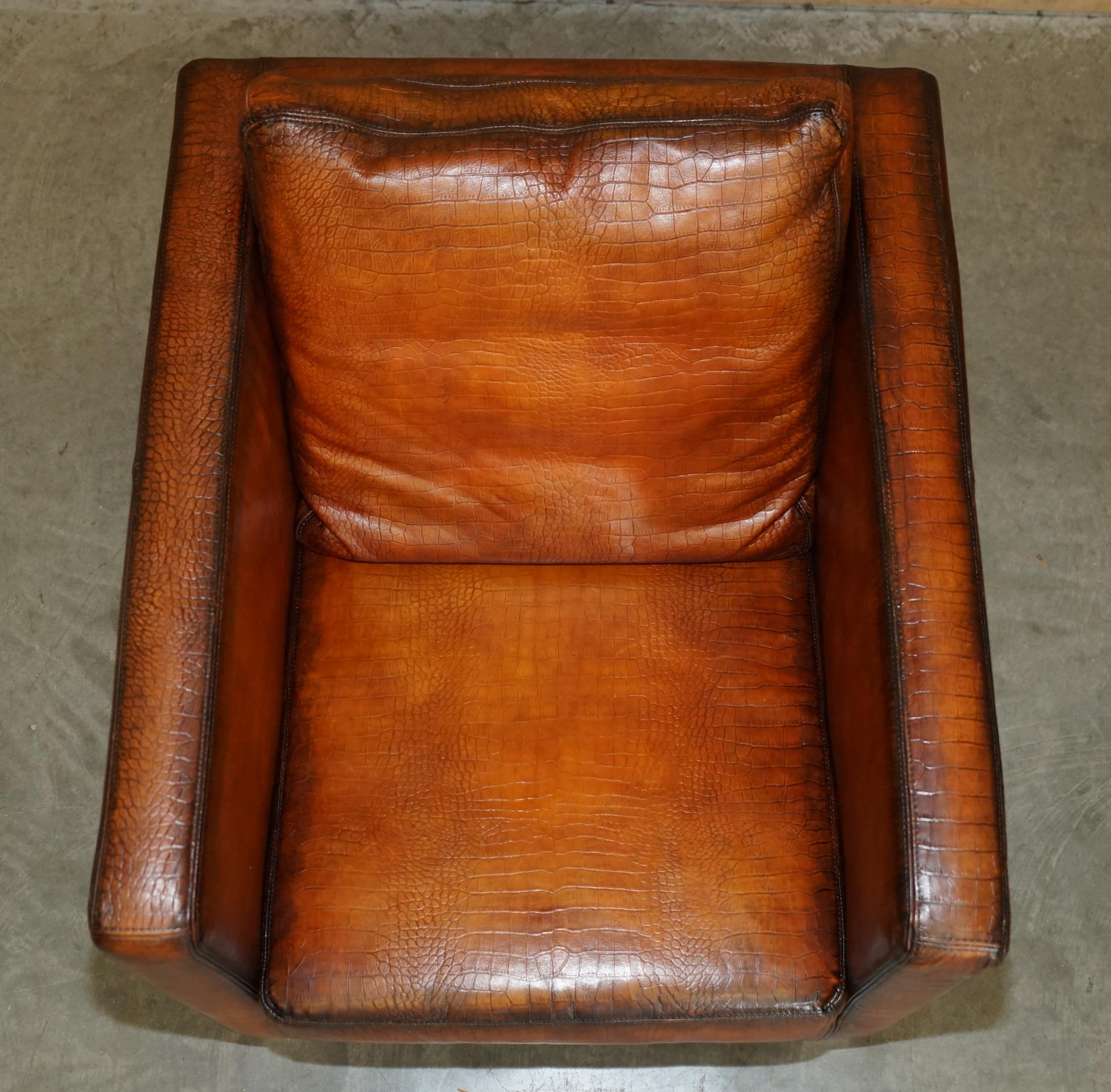 Fatto a mano COPPIA RESTAURATA DI POLTRONE DA CLUB IN PELLE MOROSO CROCODILLO ALLIGATORE PATINA MARRONE in vendita