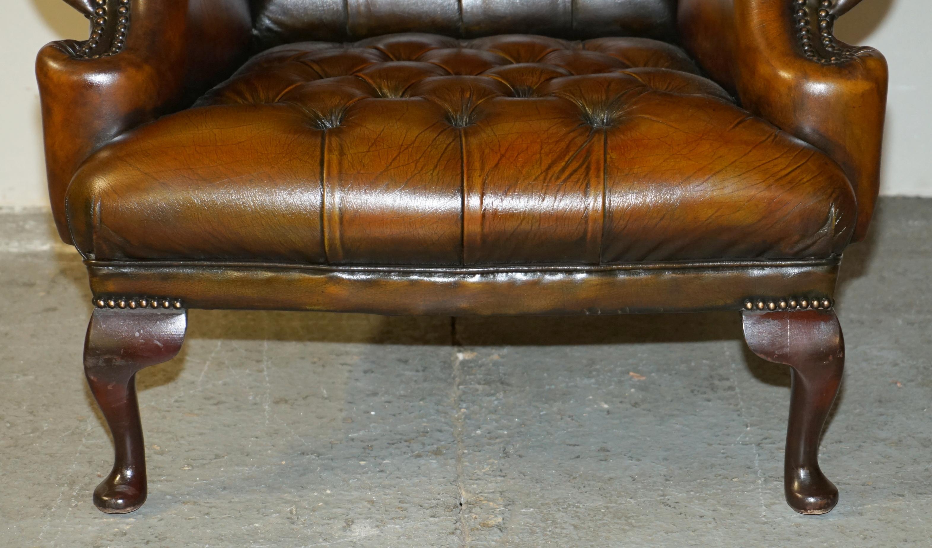 RESTORED PAIR OF WiLLIAM MORRIS BROWN LEATHER CHESTERFIELD WINGBACK ARMCHAIRS 1