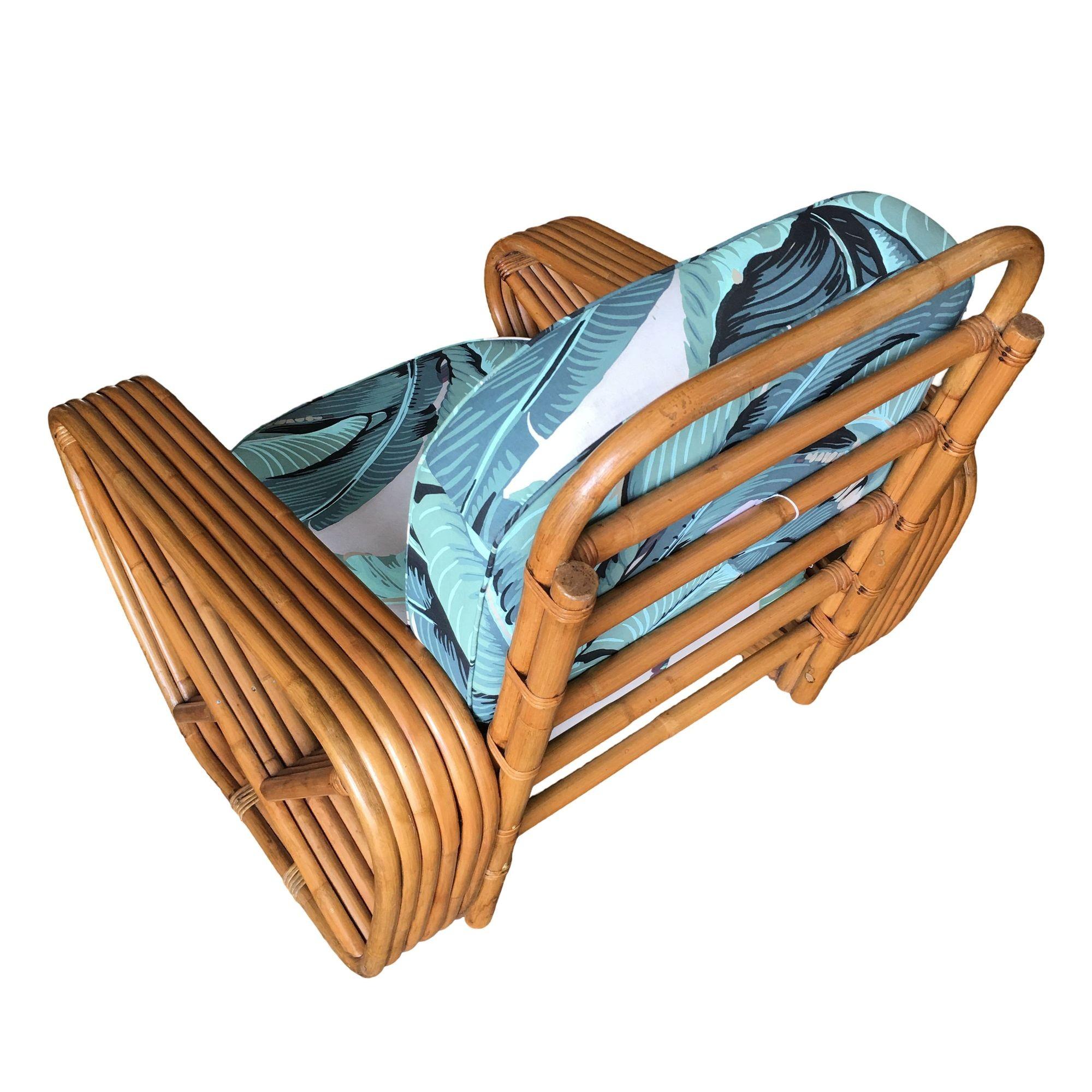 Restaurierter Rattan-Loungesessel im Paul-Frankl-Stil, Lehnen in Brezelform, Beverly Palms-Kissen (Mitte des 20. Jahrhunderts) im Angebot