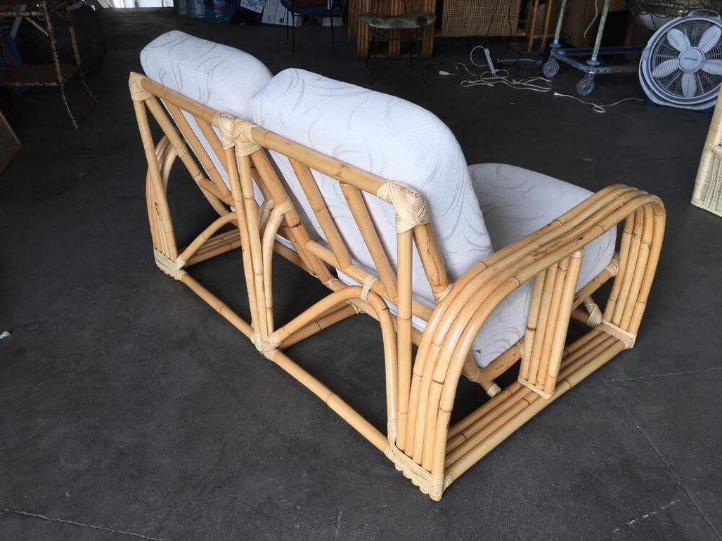 Restauriertes Paul Laszlo-Rattan-Sofa mit viersträngigen Unterteilten im Zustand „Hervorragend“ im Angebot in Van Nuys, CA