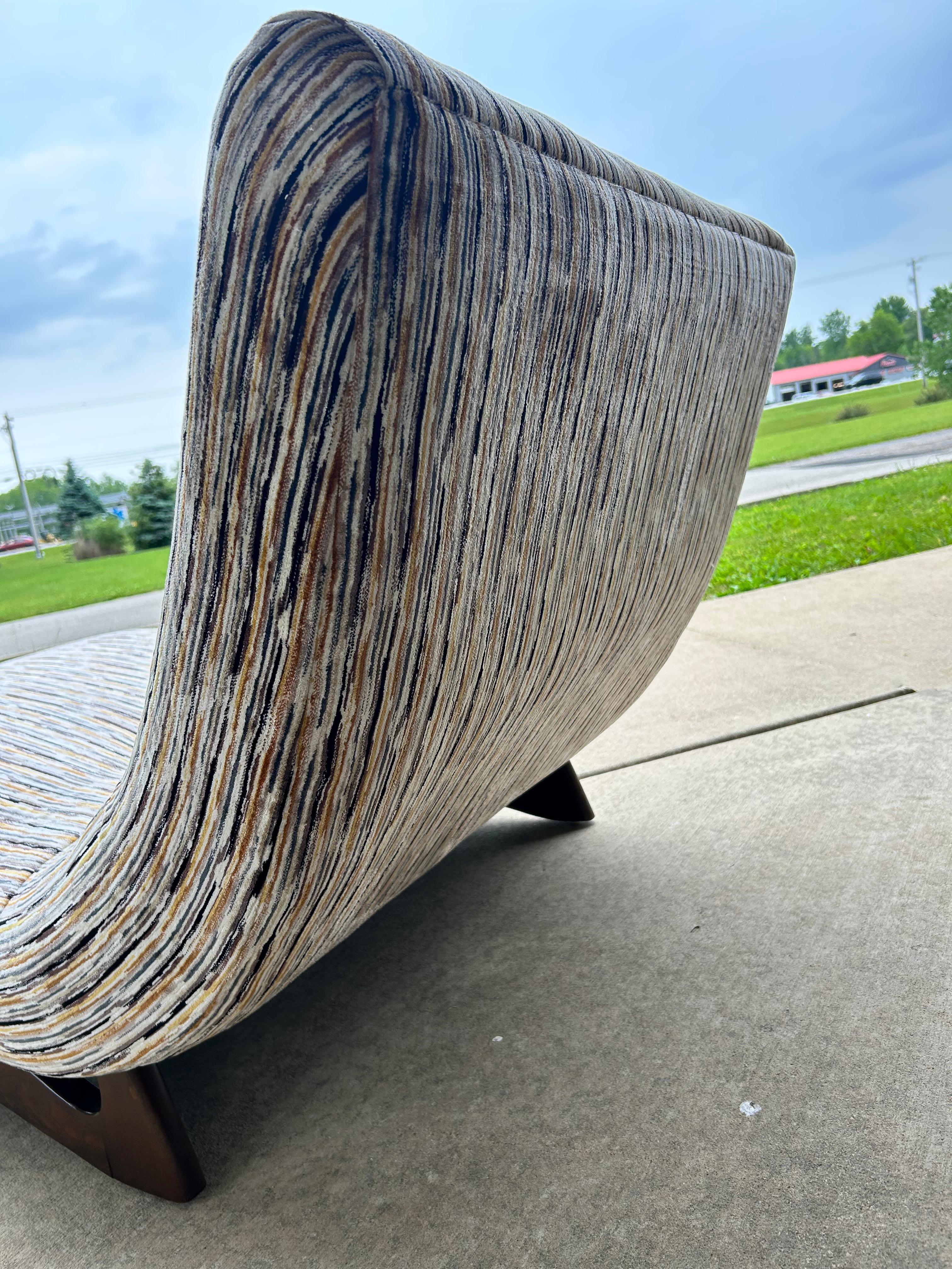 Chaise longue Wave de style Pearsall restaurée en vente 2