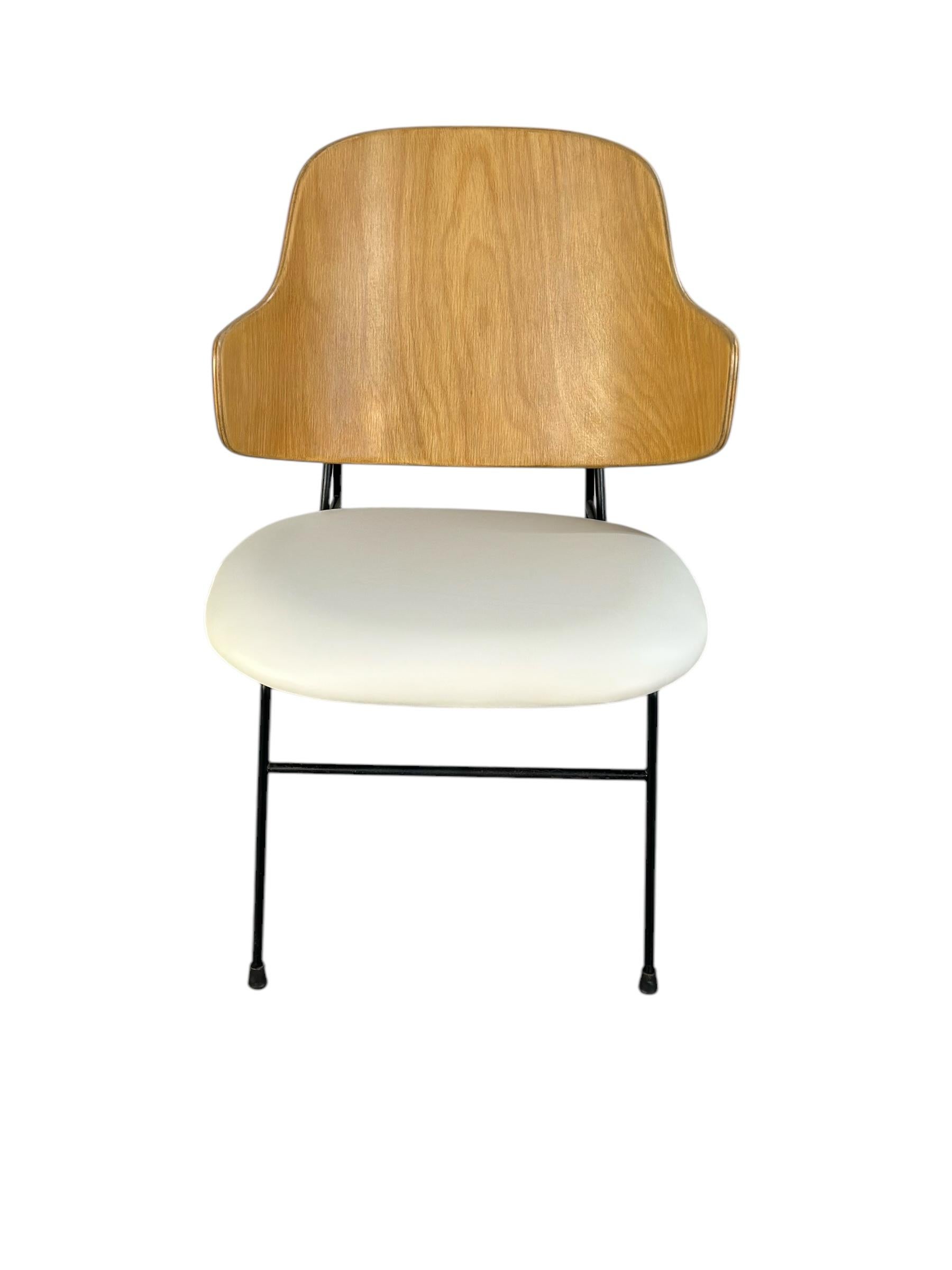 Restored Penguin Lounge Chairs by Ib Kofod-Larsen In Good Condition For Sale In Brooklyn, NY