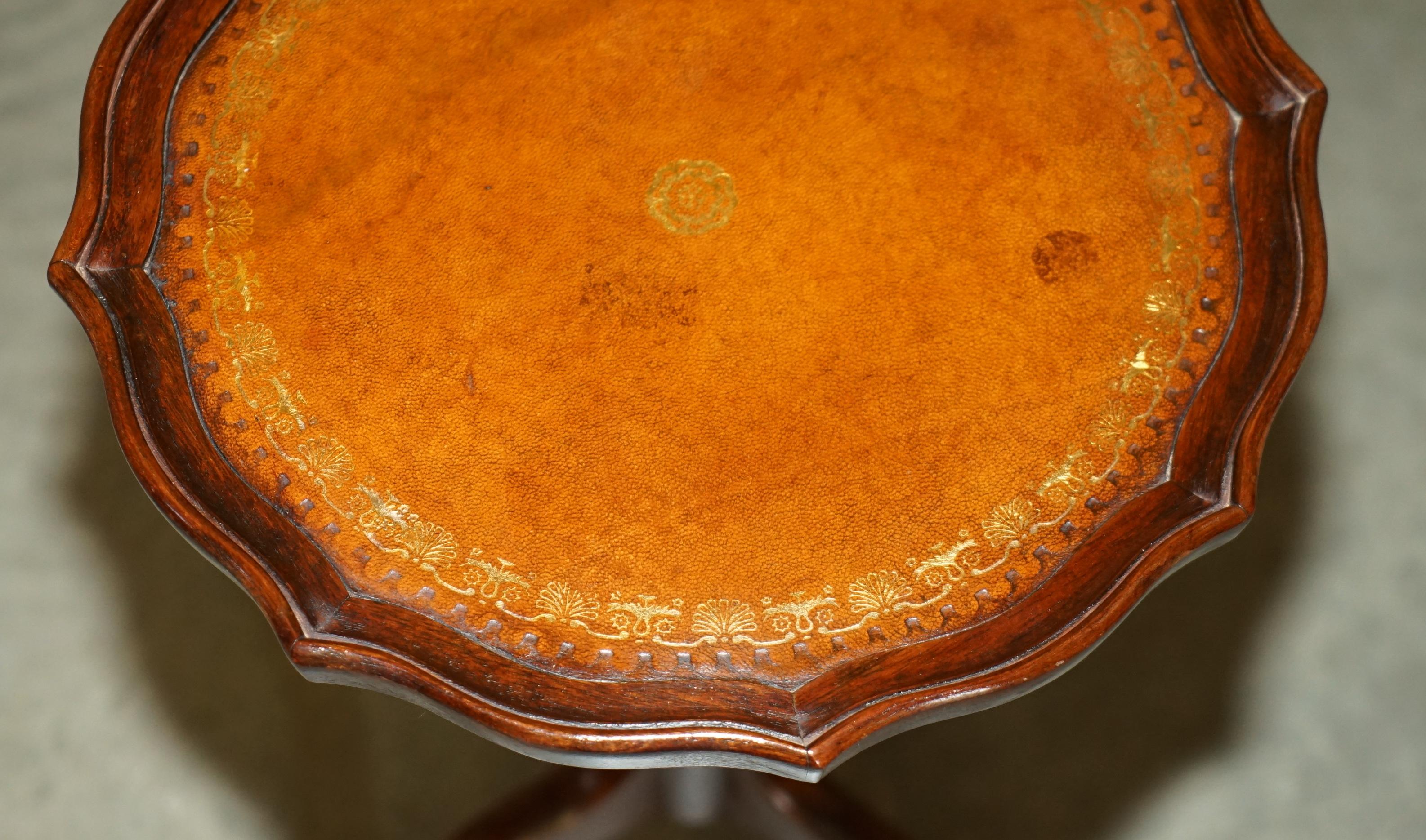 Hand-Crafted RESTORED PIE CRUST EDGE GOLD LEAF BROWN LEATHER TRiPOD SIDE END LAMP WINE TABLE For Sale