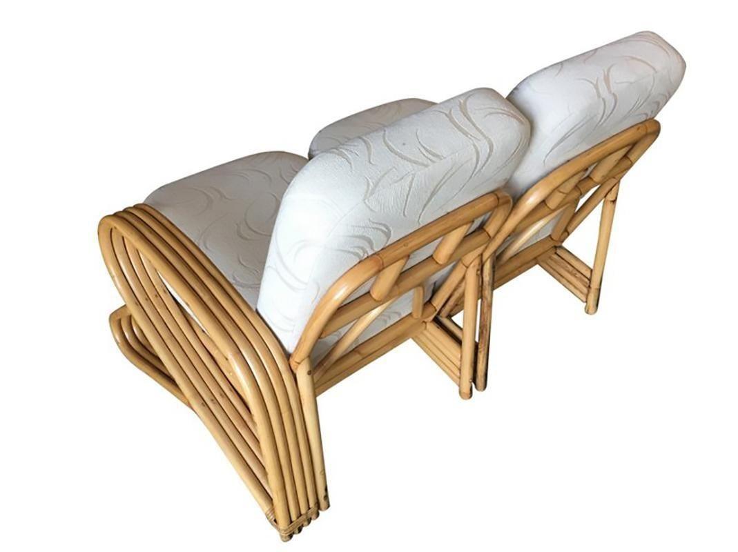 Restauriertes Rattan-Ecksofa mit 2 Sitzen und Beistelltisch, Quadratstrang „R“ (amerikanisch) im Angebot