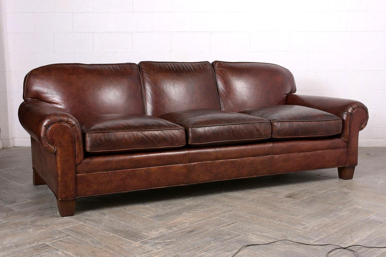 Restauriertes Ralph Lauren Ledersofa (Geschnitzt)