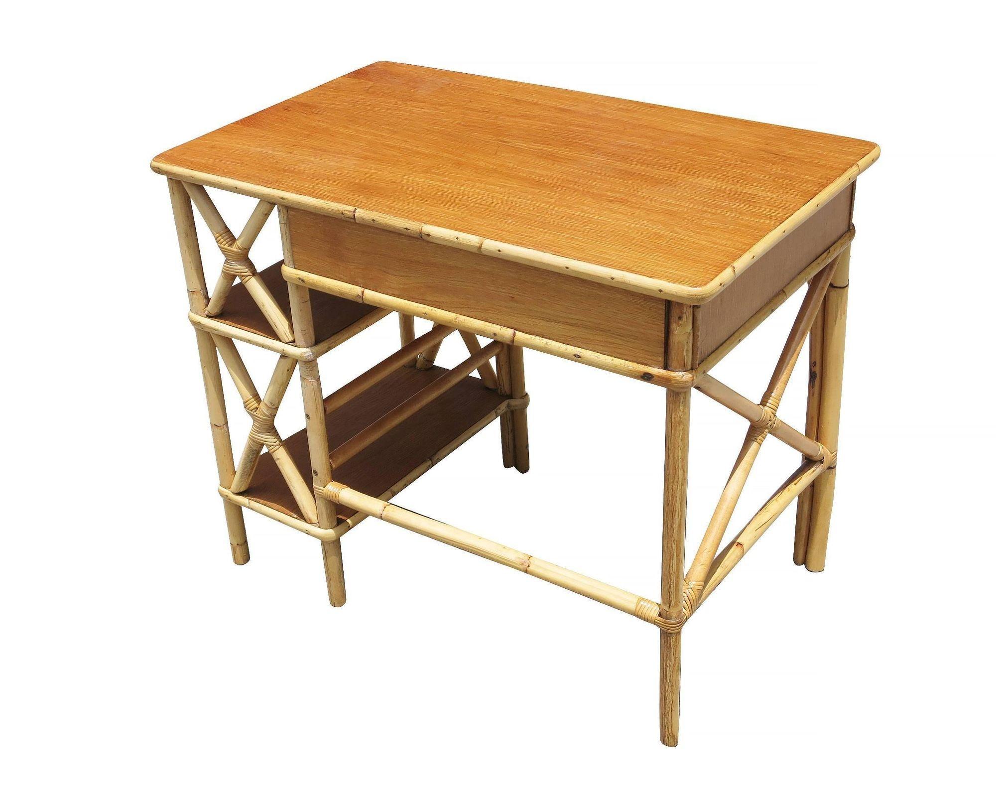 Restaurierter Rattan- und Mahagoni-Sekretär-Schreibtisch mit Beistellregal (amerikanisch) im Angebot