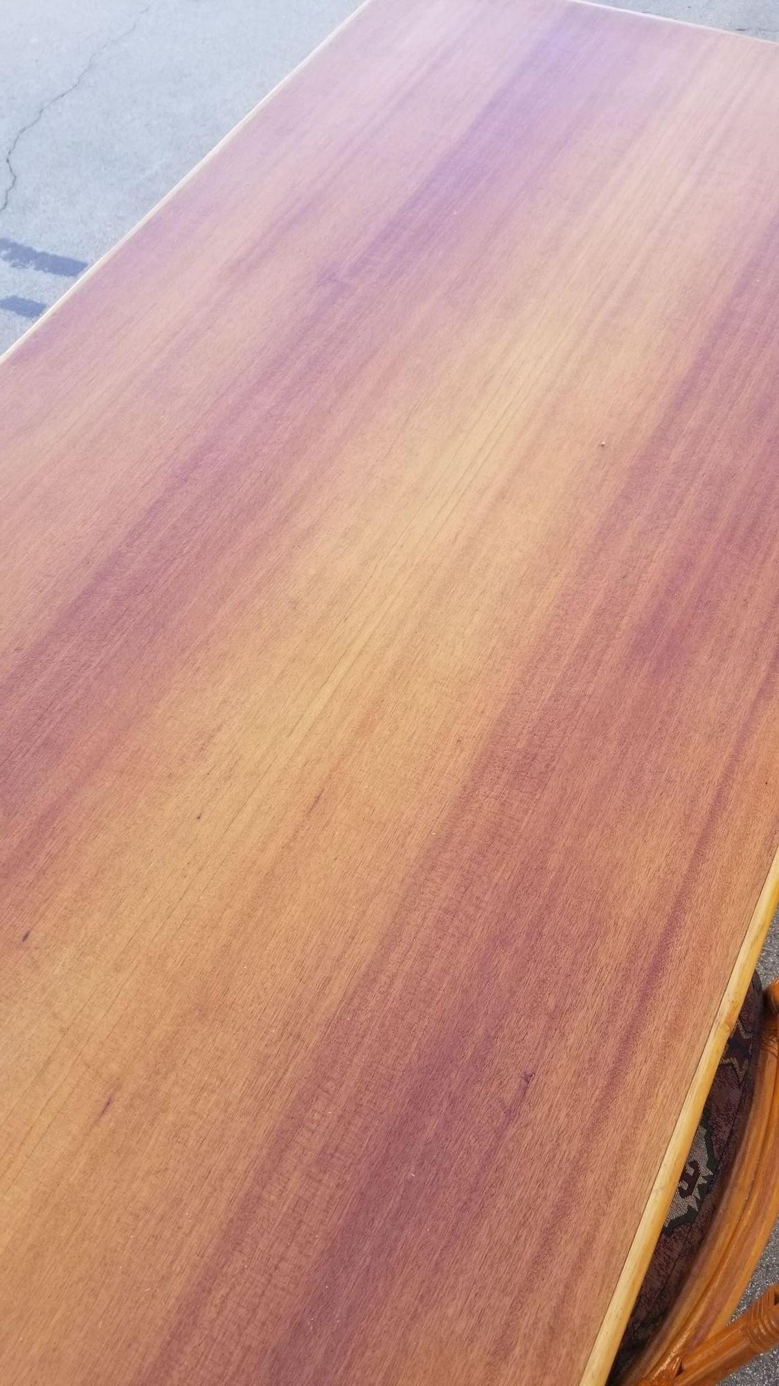 Ensemble table et chaises de salle à manger en rotin restauré par Ficks Reed en vente 8