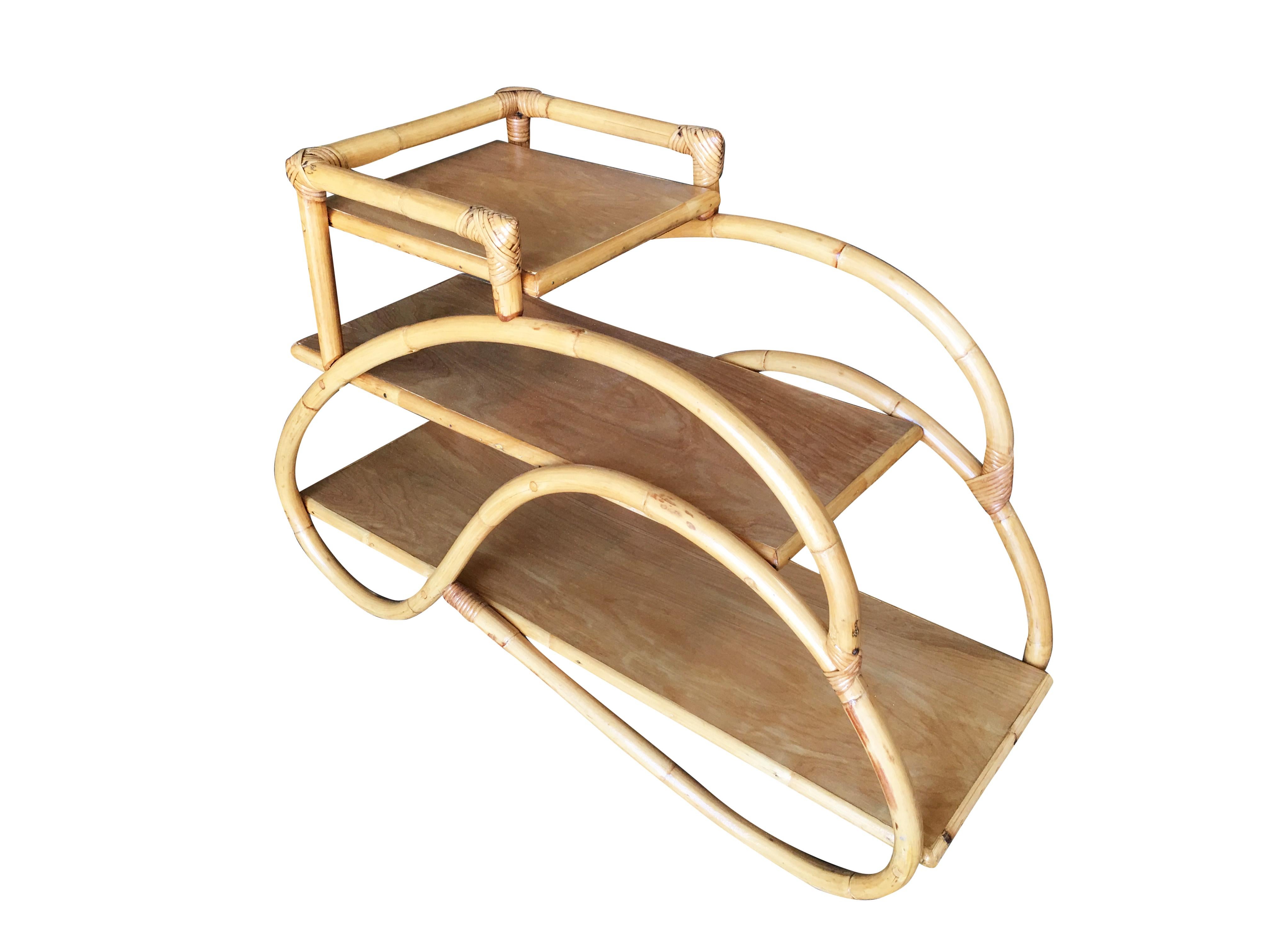 Table d'appoint en rotin 