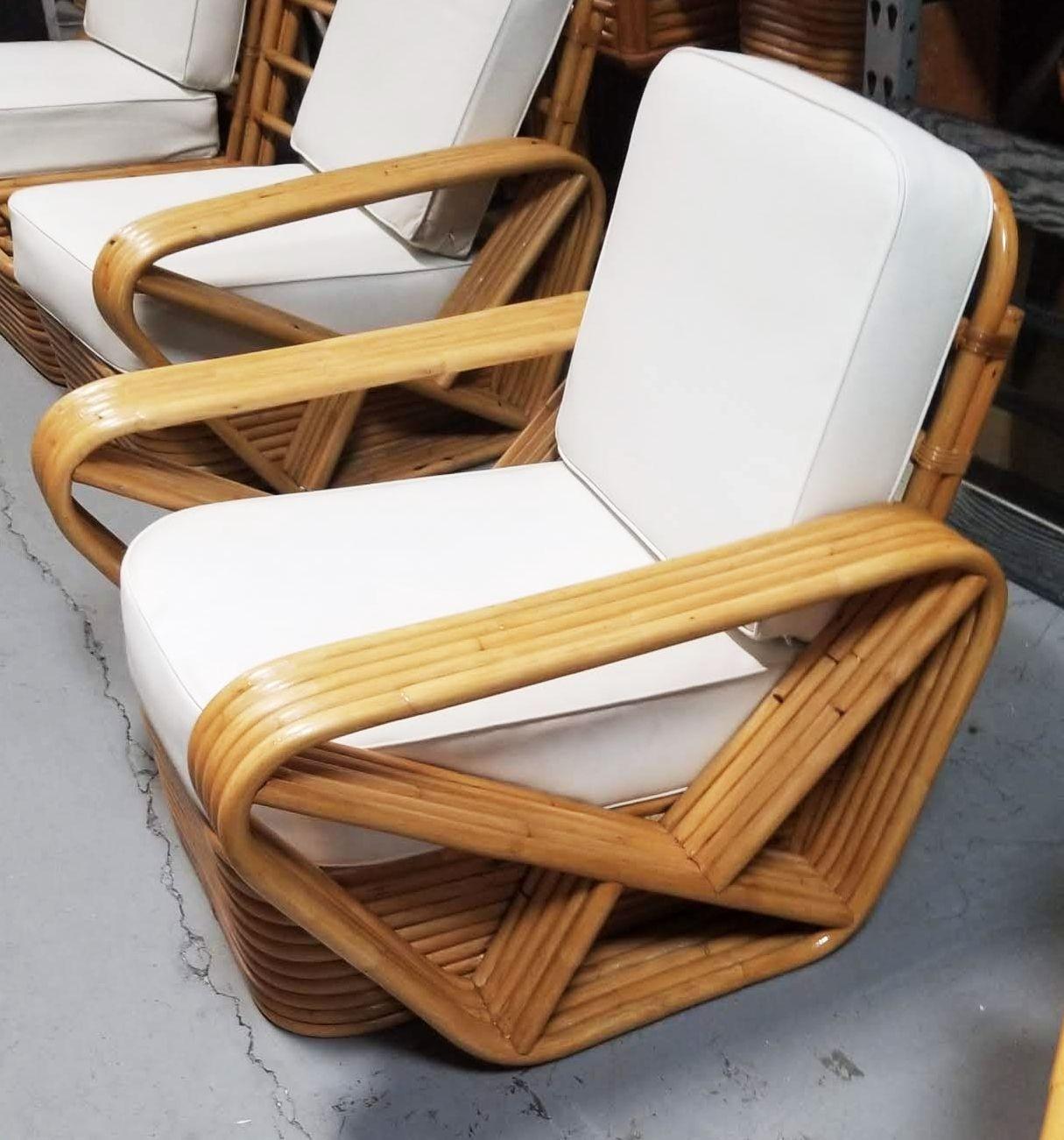 Milieu du XXe siècle Ensemble canapé et chaise longue en rotin à cinq brins et bretzel carré restauré en vente