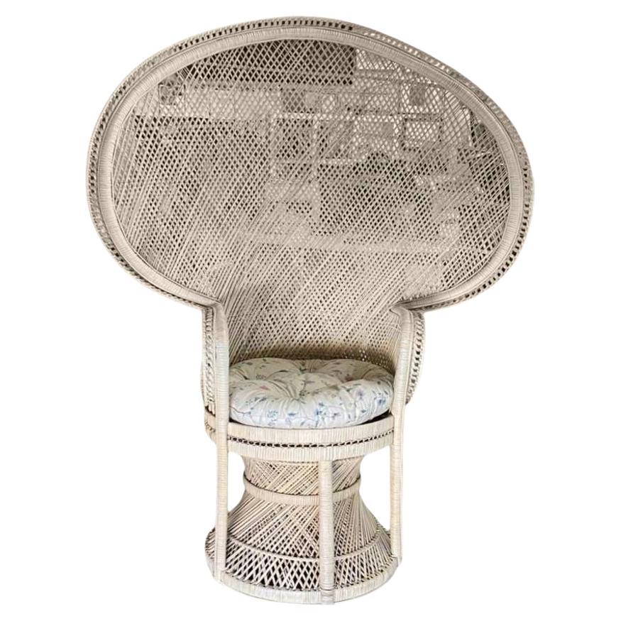 Silla Trono "Cobra" de mimbre pálido grande de ratán restaurada