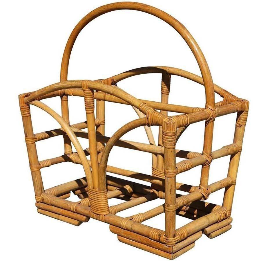 Mid-Century moderno Portariviste in rattan restaurato con base impilabile in vendita