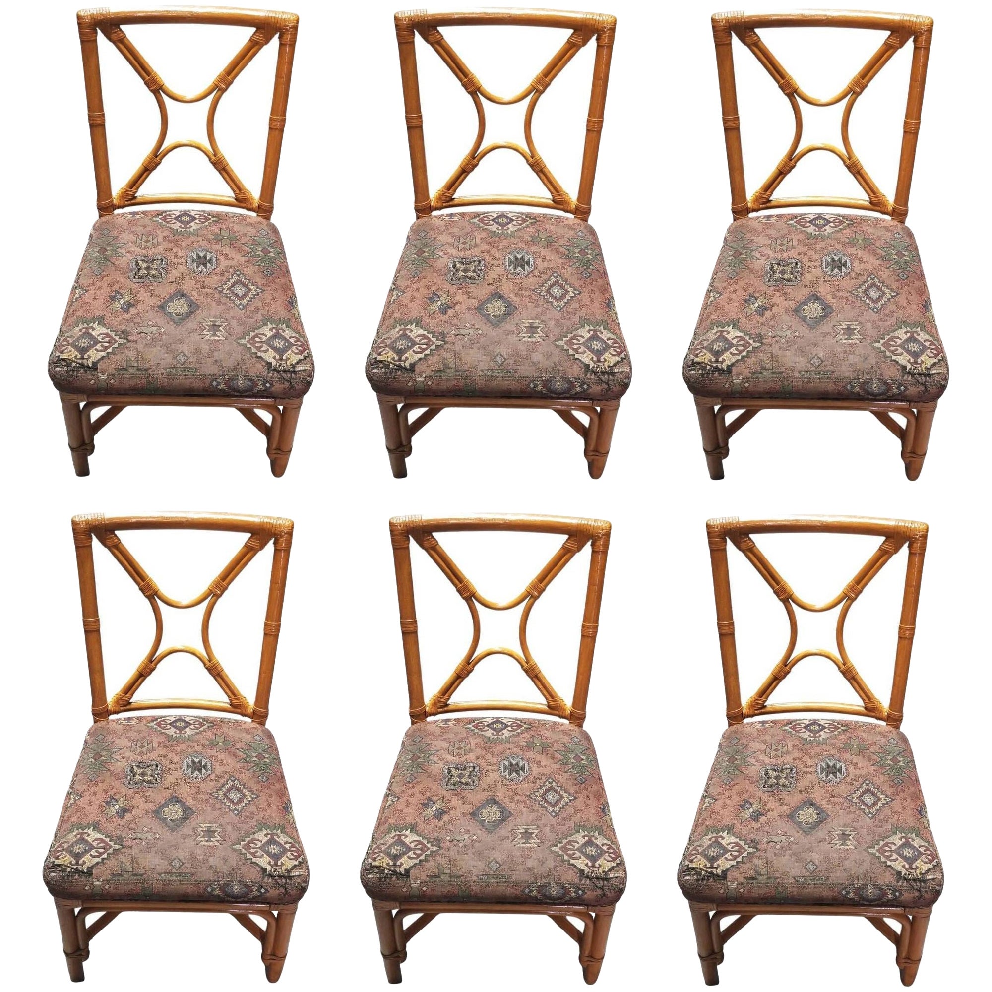 Juego restaurado de 6 sillas de comedor de ratán con respaldo en X y revestimientos de cuero.