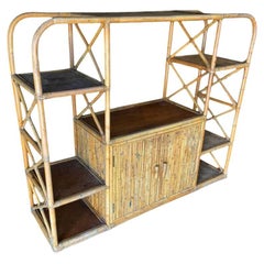 Restaurierte Rattan Sieben-Tier-Display Regal Wand Etagere Einheit w / Kabinett