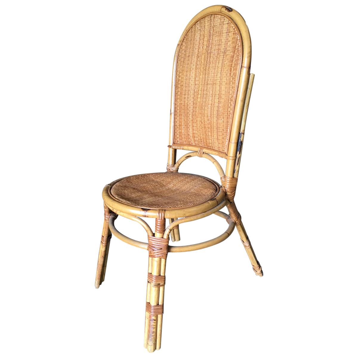 Chaise d'appoint en rotin restaurée:: avec dossier et assise en osier à large éventail en vente