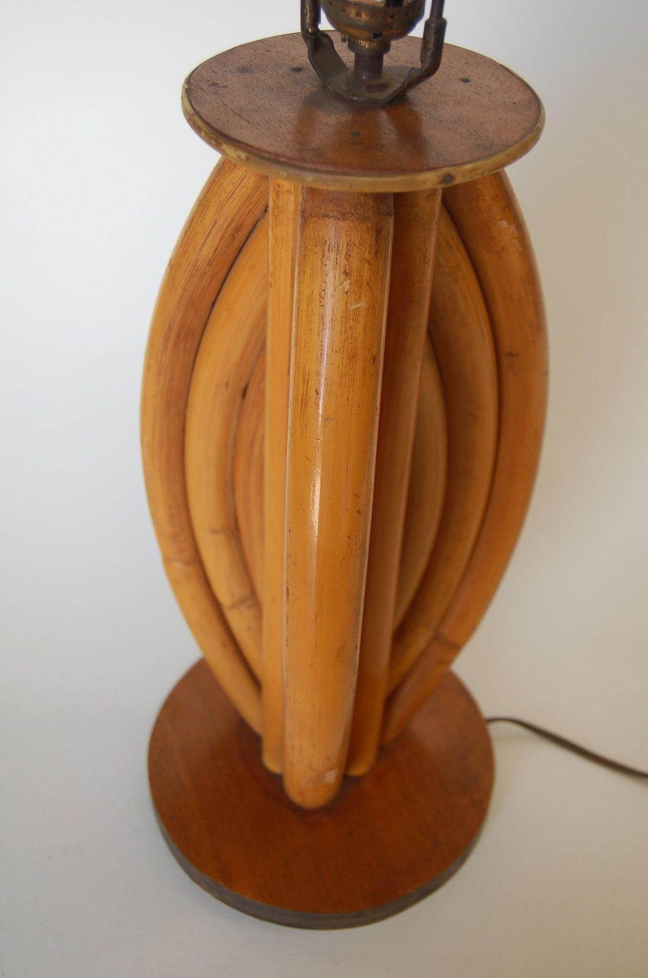 Mid-Century Modern Restored Rattan Table Lamps W/ Tri-Shape Loop Pattern & Mahogany Base, Pair For Sale